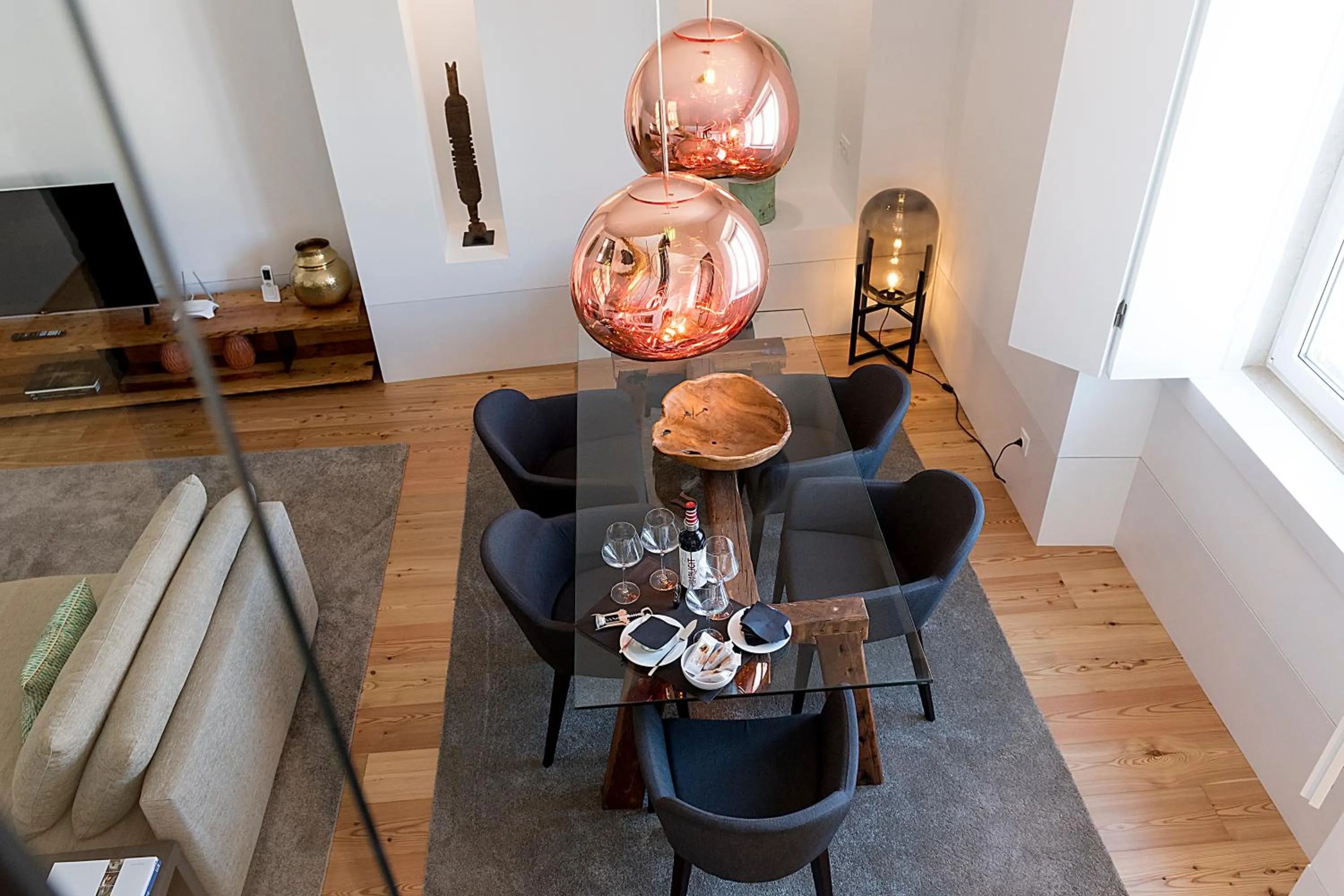 Dining area in Flora Chiado Apartments