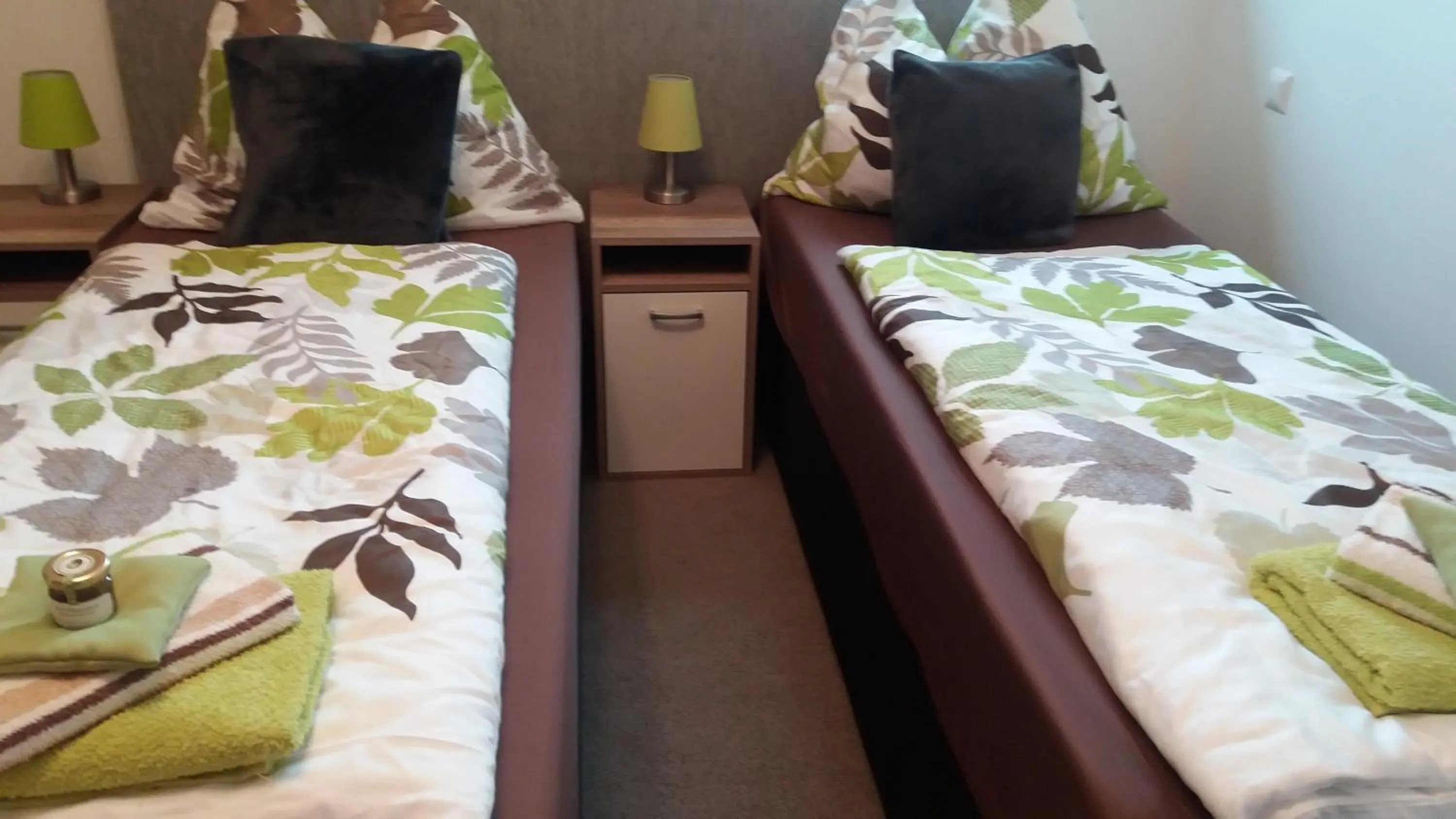 Bed in Die Schlafstube - Bed & Breakfast