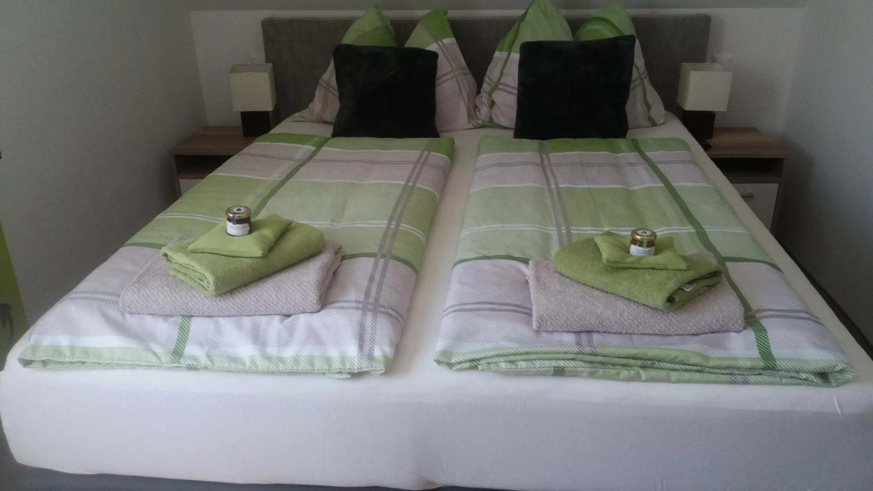Bed in Die Schlafstube - Bed & Breakfast