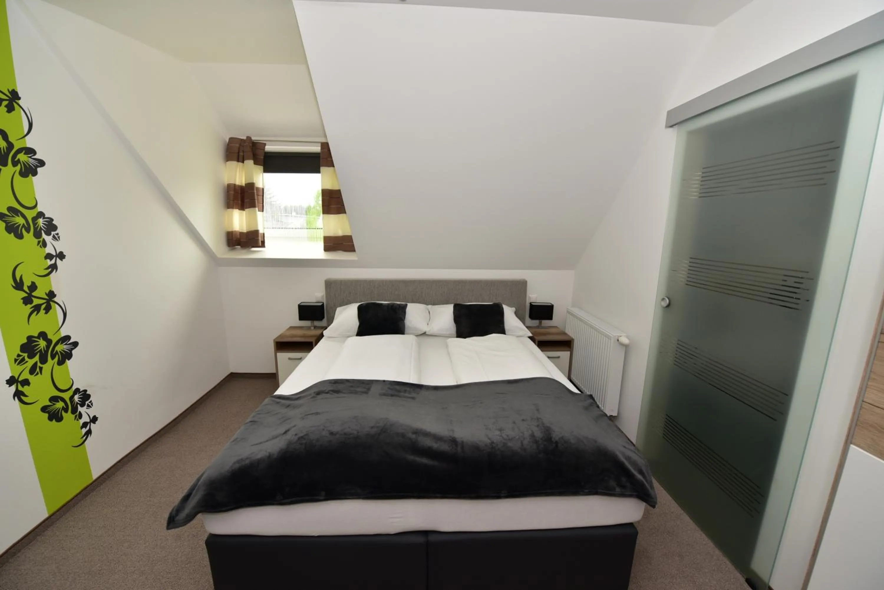 Bed in Die Schlafstube - Bed & Breakfast