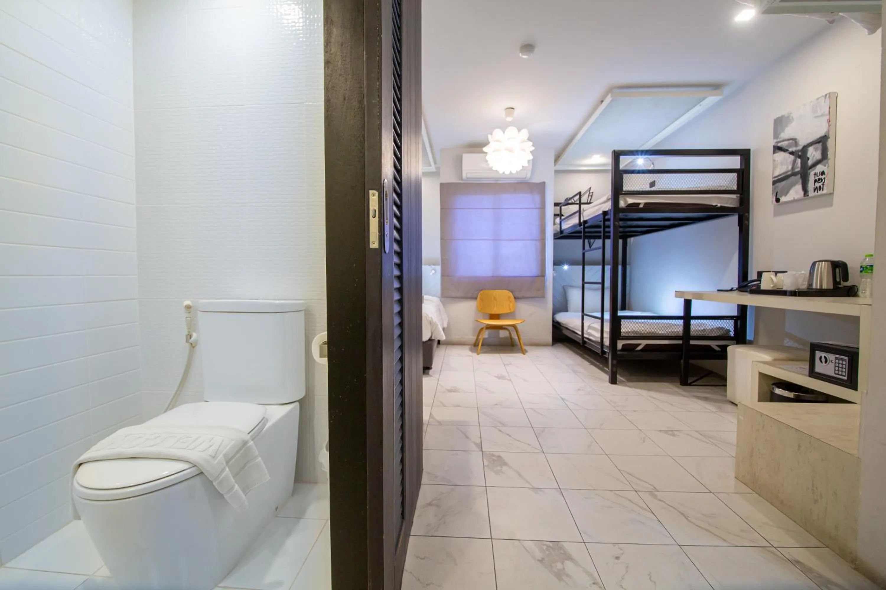 Photo of the whole room in WE Terminal Hotel