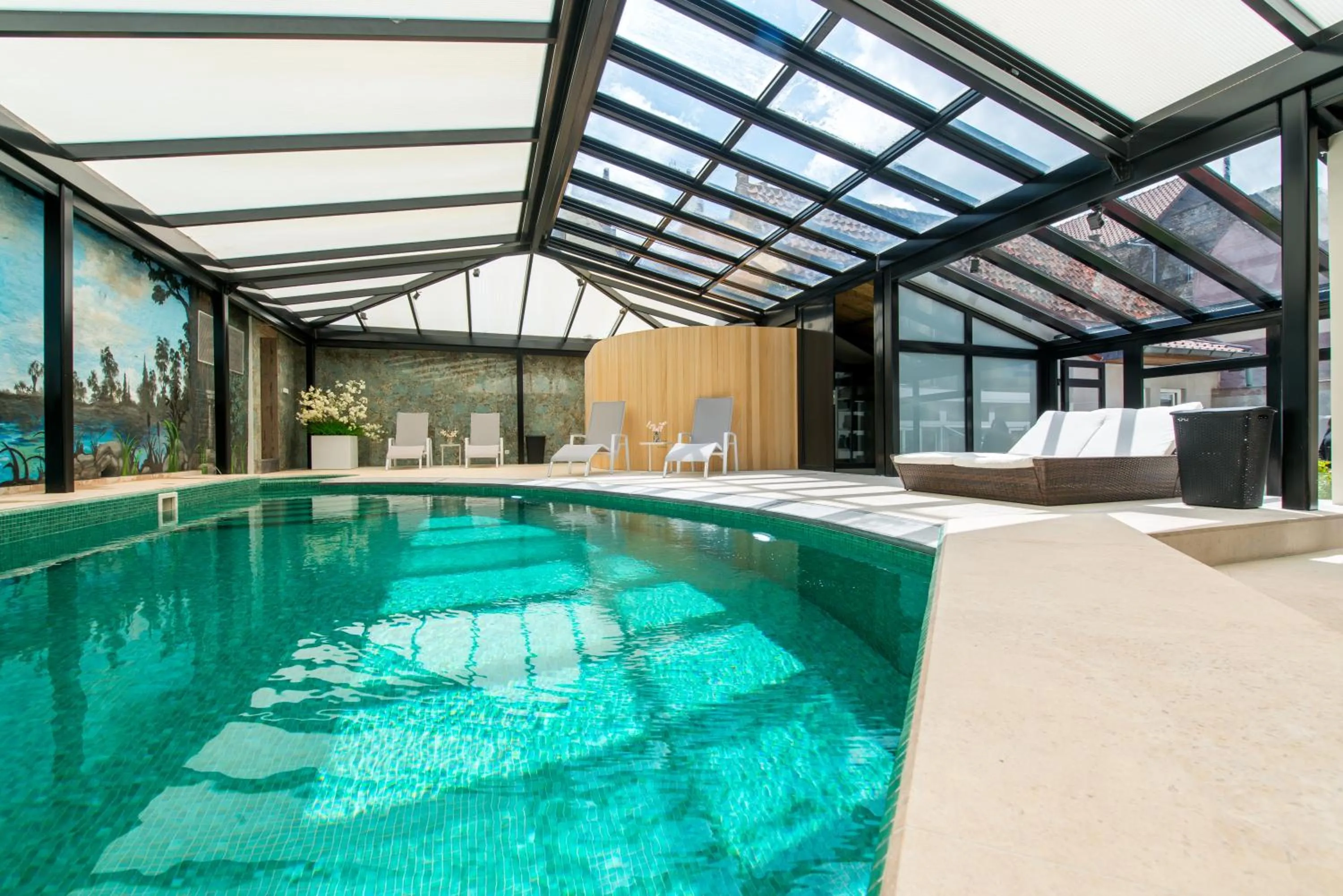 Swimming pool in Boutique Hotel Die Swaene