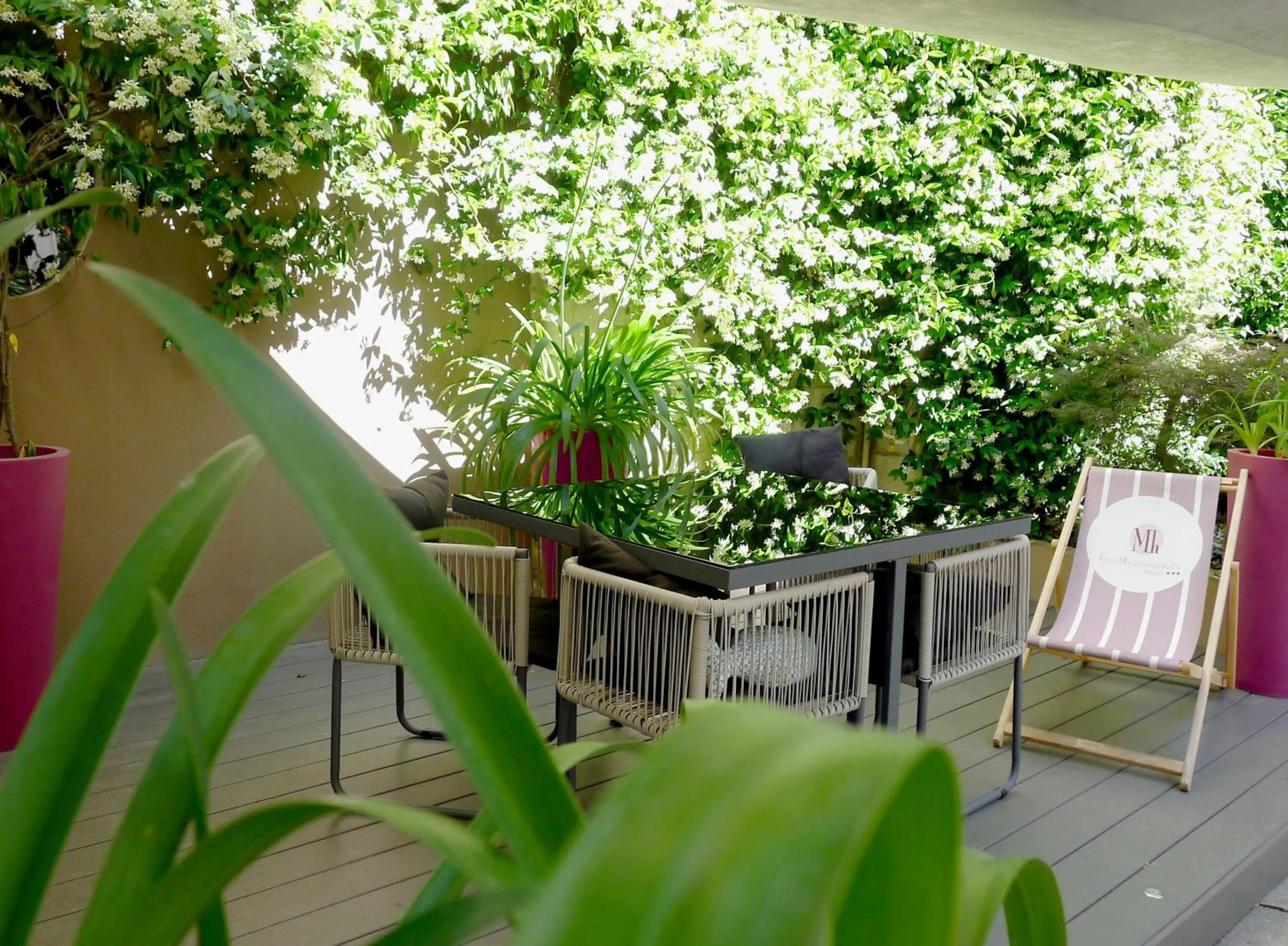 Patio in Cit'Hotel des Messageries