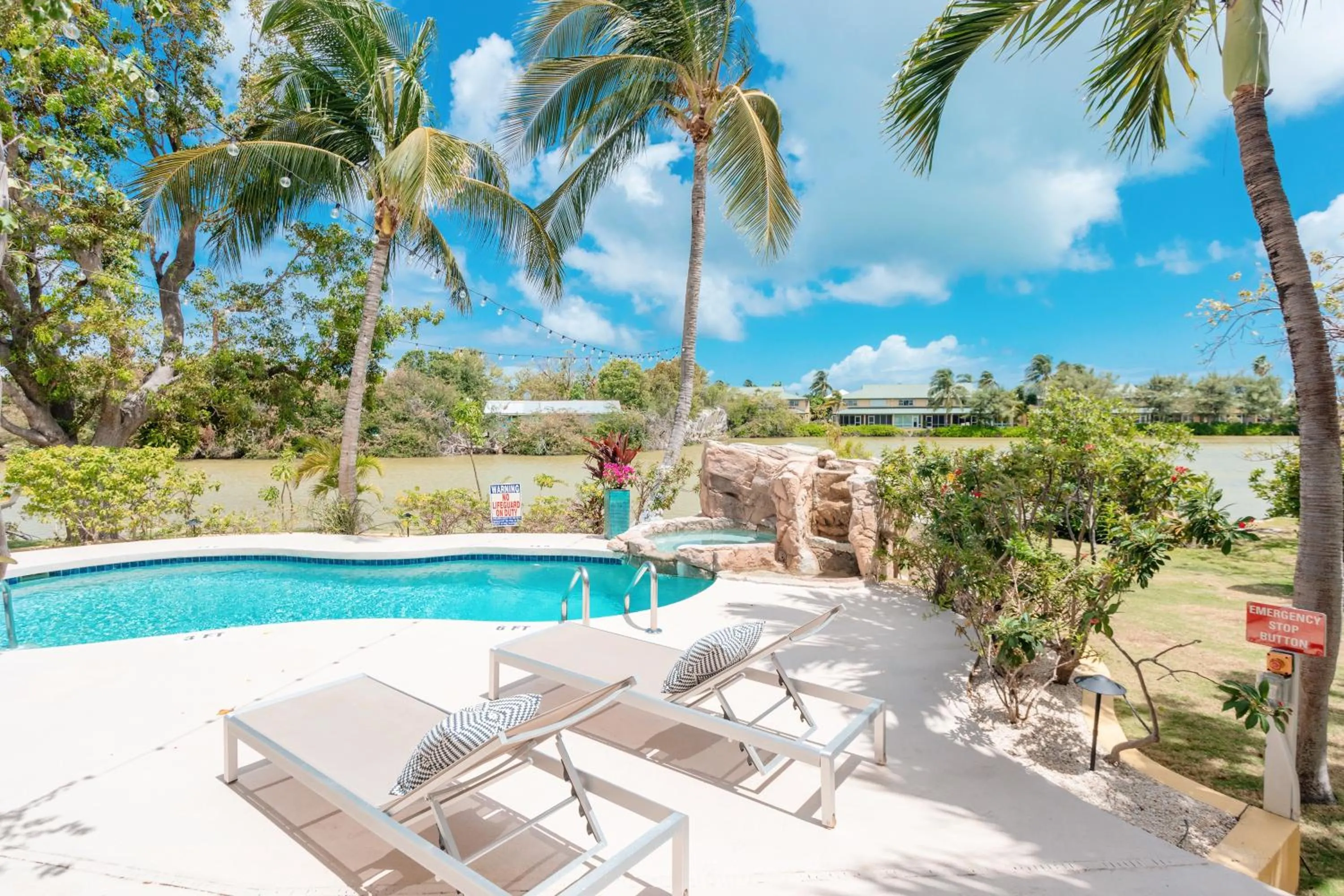Shangri-La Boutique Bed & Breakfast