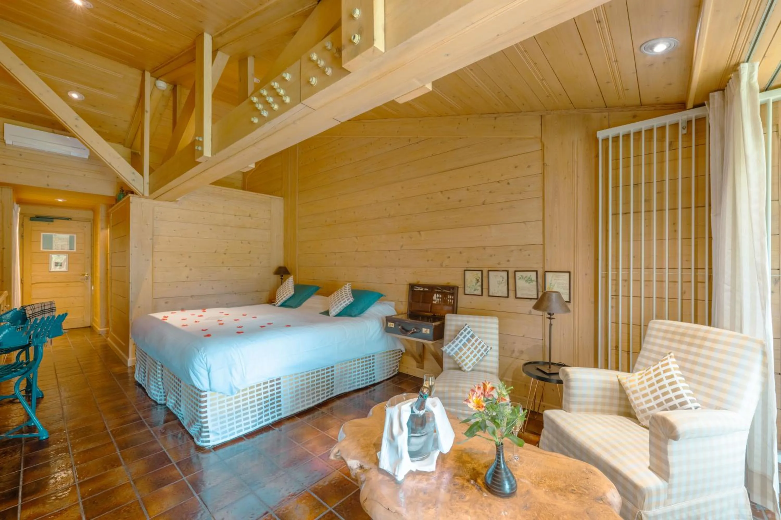 Bed in Relais du Bois Saint Georges - Hôtel de Charme