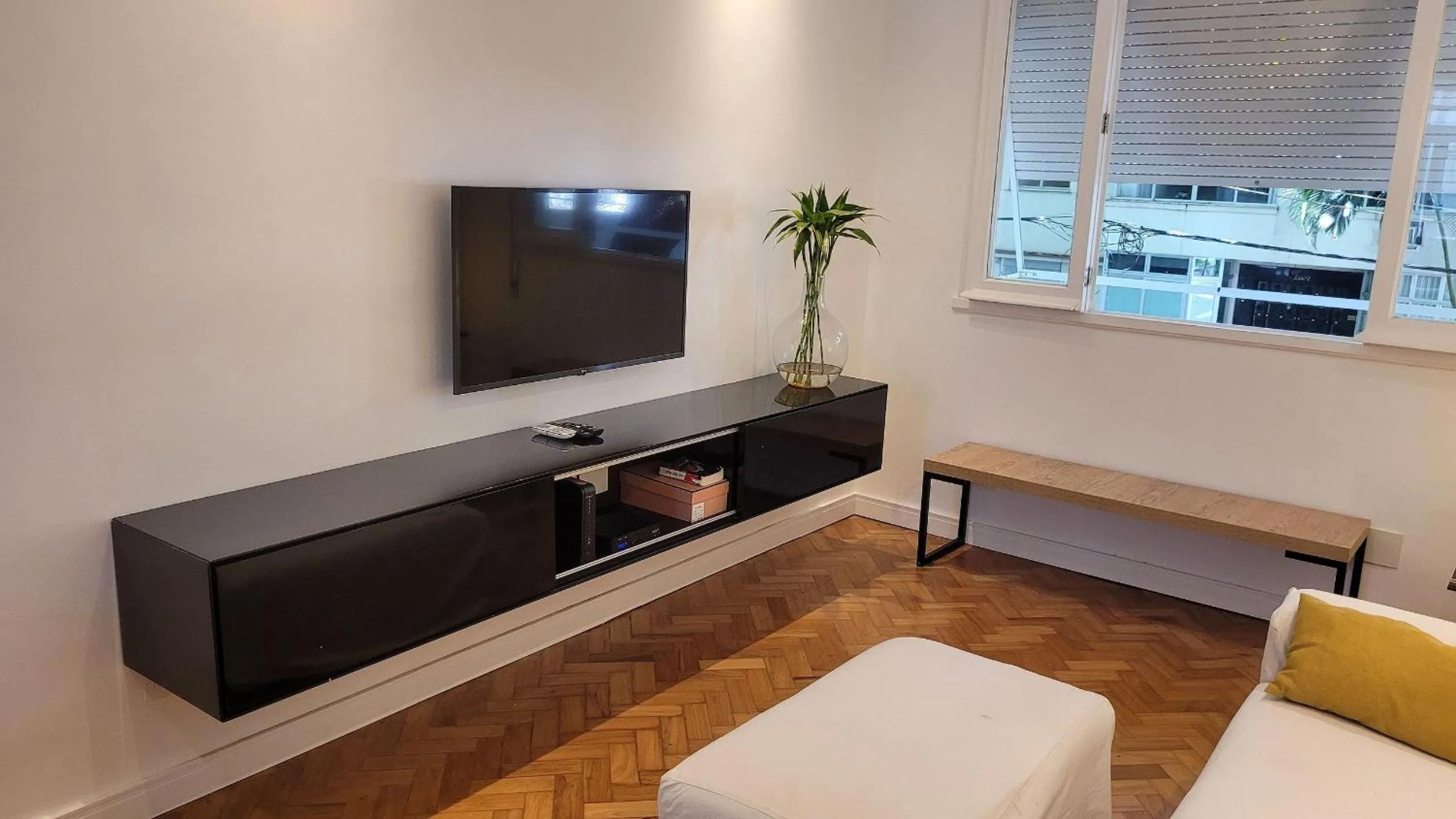 TV and multimedia in RIO DE JANEIRO - LEBLON BEACH