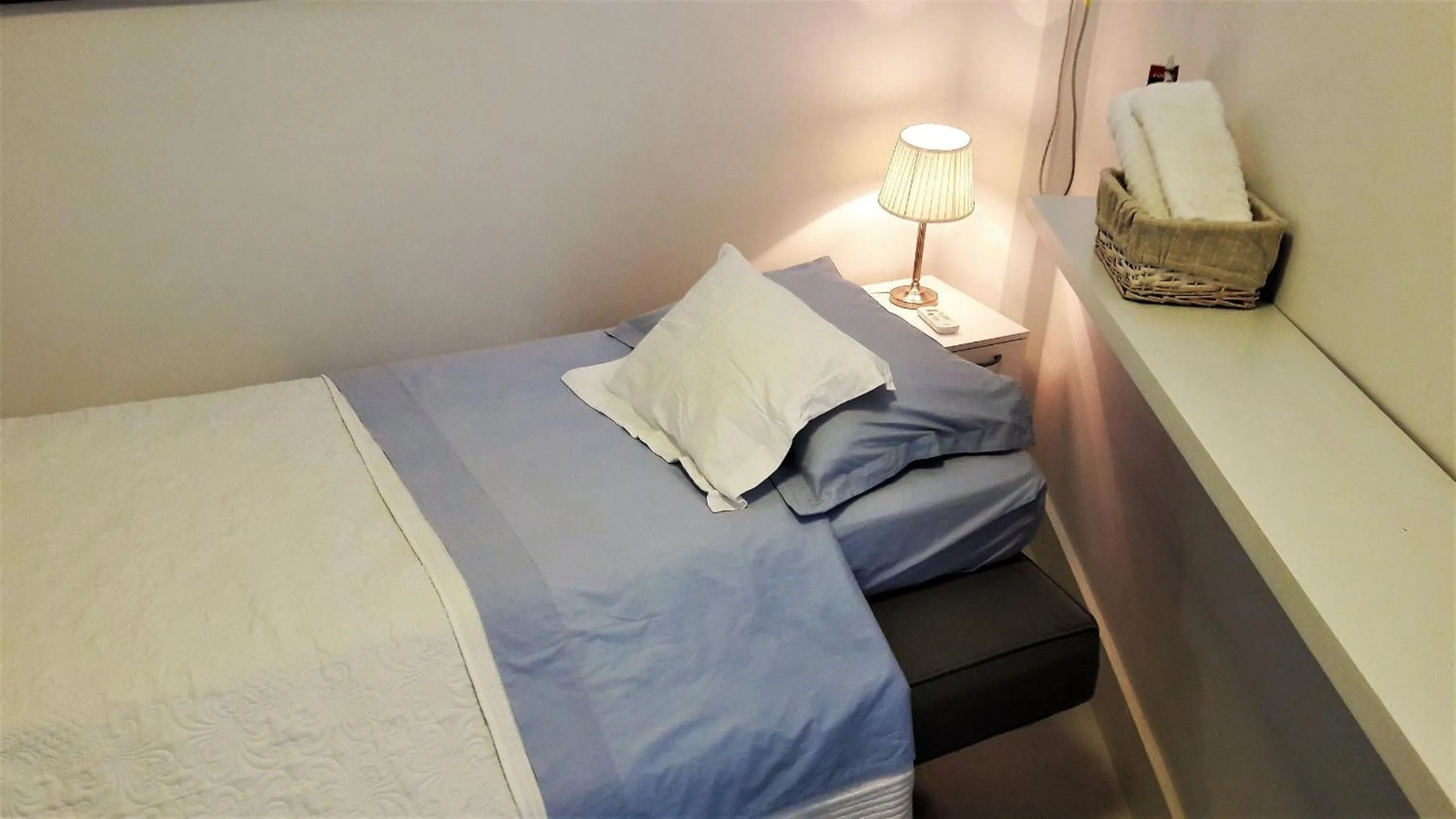 Bedroom, Bed in RIO DE JANEIRO - LEBLON BEACH
