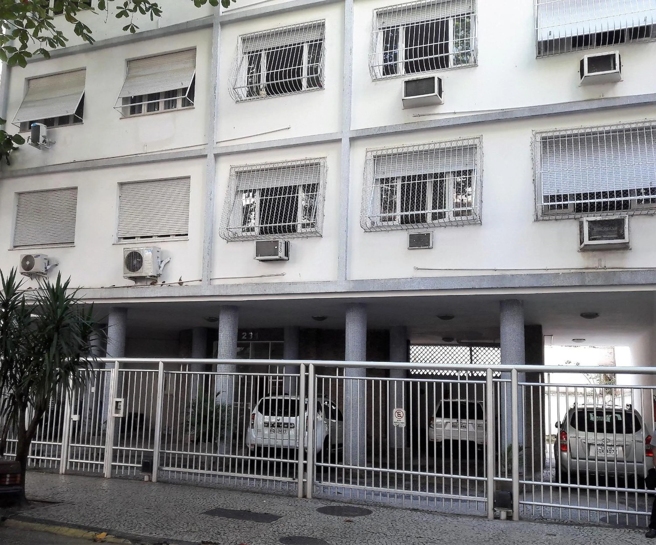 Property building in RIO DE JANEIRO - LEBLON BEACH