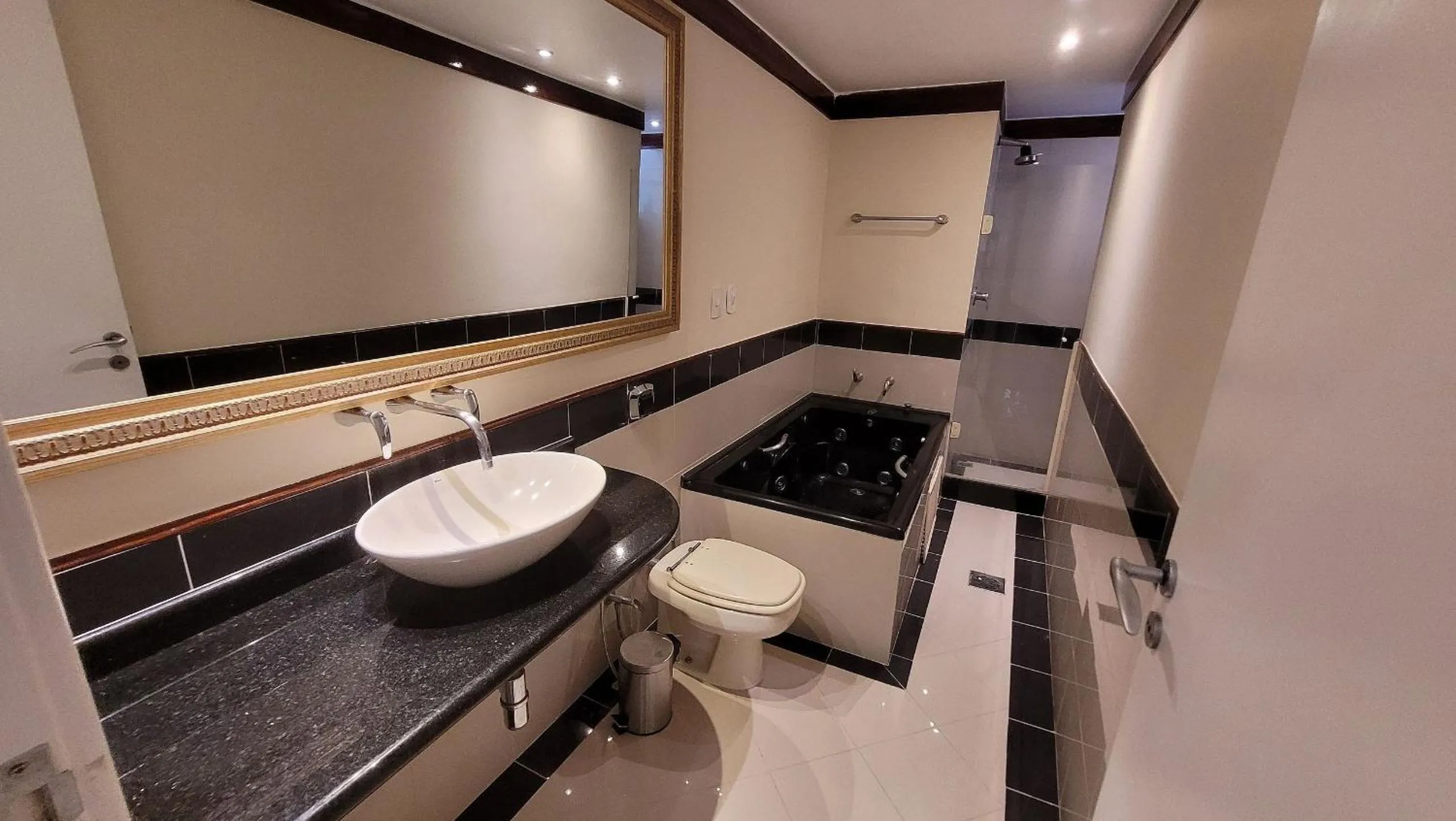 Toilet in RIO DE JANEIRO - LEBLON BEACH
