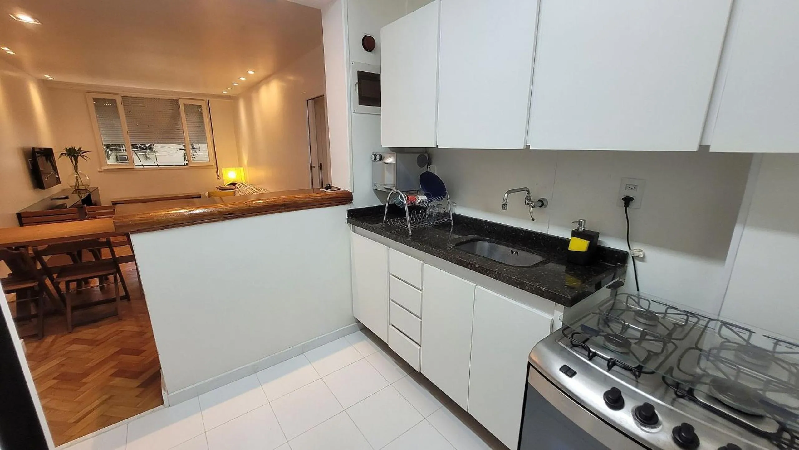 Kitchen or kitchenette in RIO DE JANEIRO - LEBLON BEACH