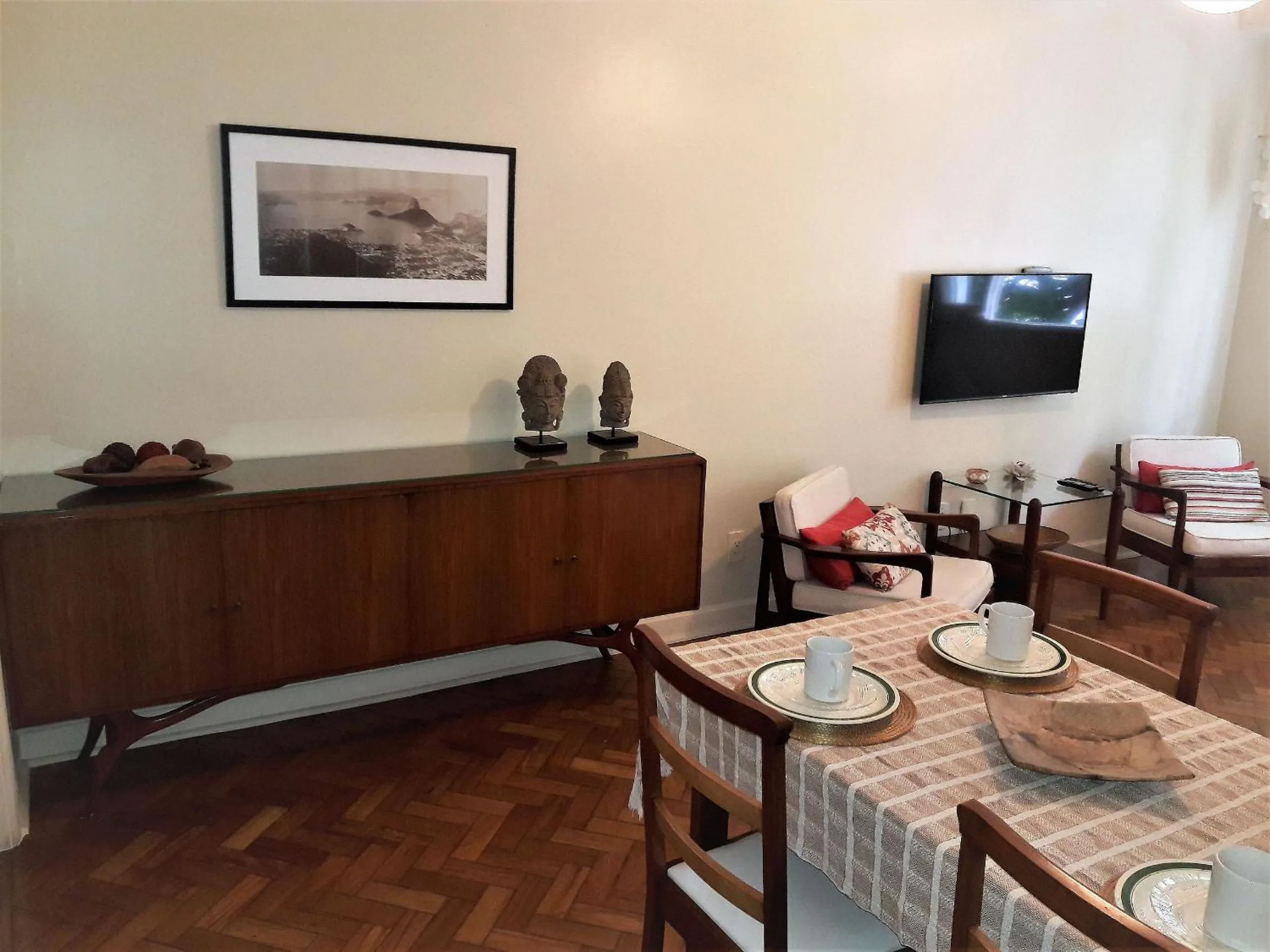 Dining area in RIO DE JANEIRO - LEBLON BEACH