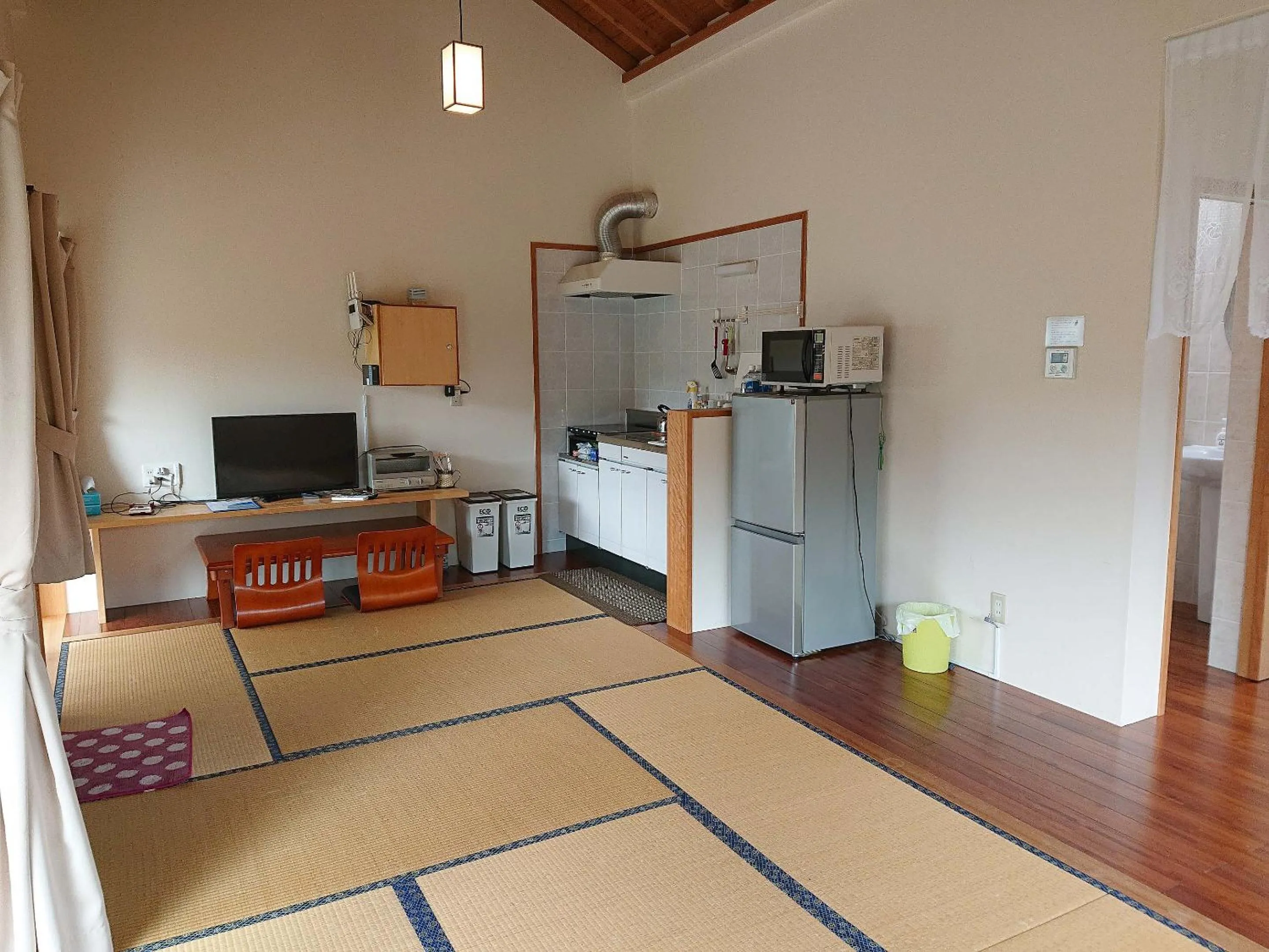 Photo of the whole room in Kaeruya