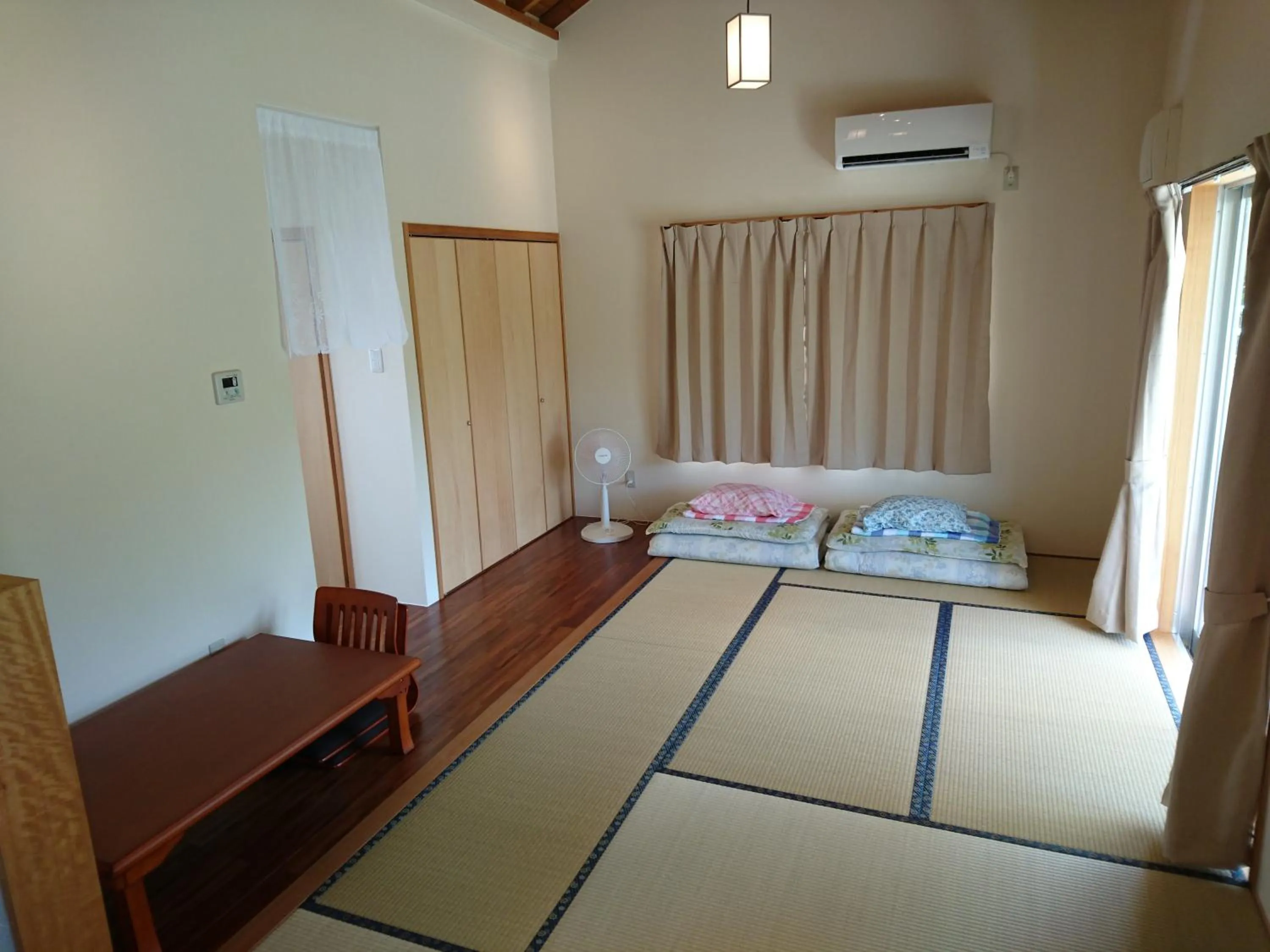 Bedroom, Bed in Kaeruya