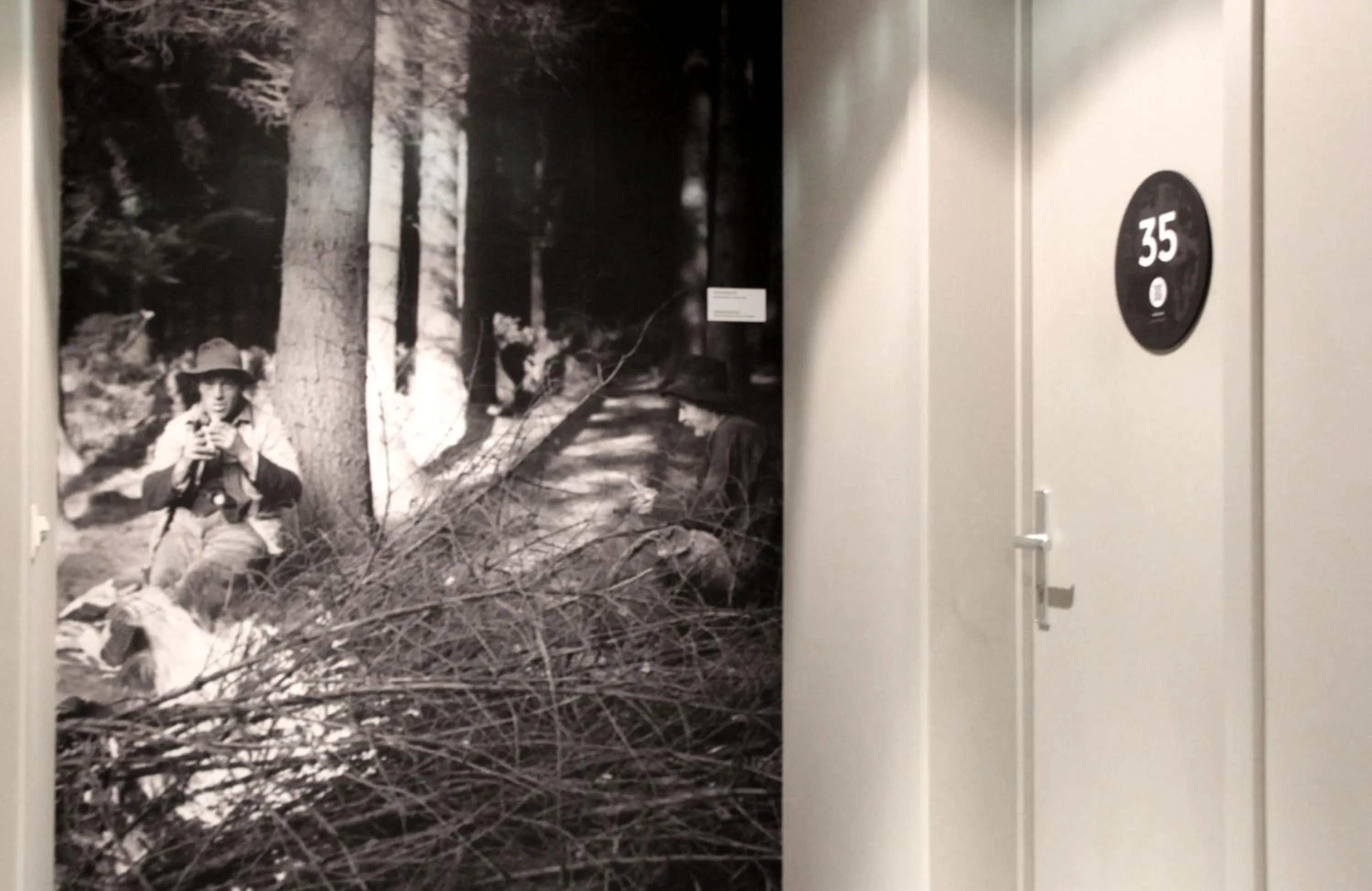 Decorative detail in Hôtel Val de Poix- Logis Hôtel Restaurant