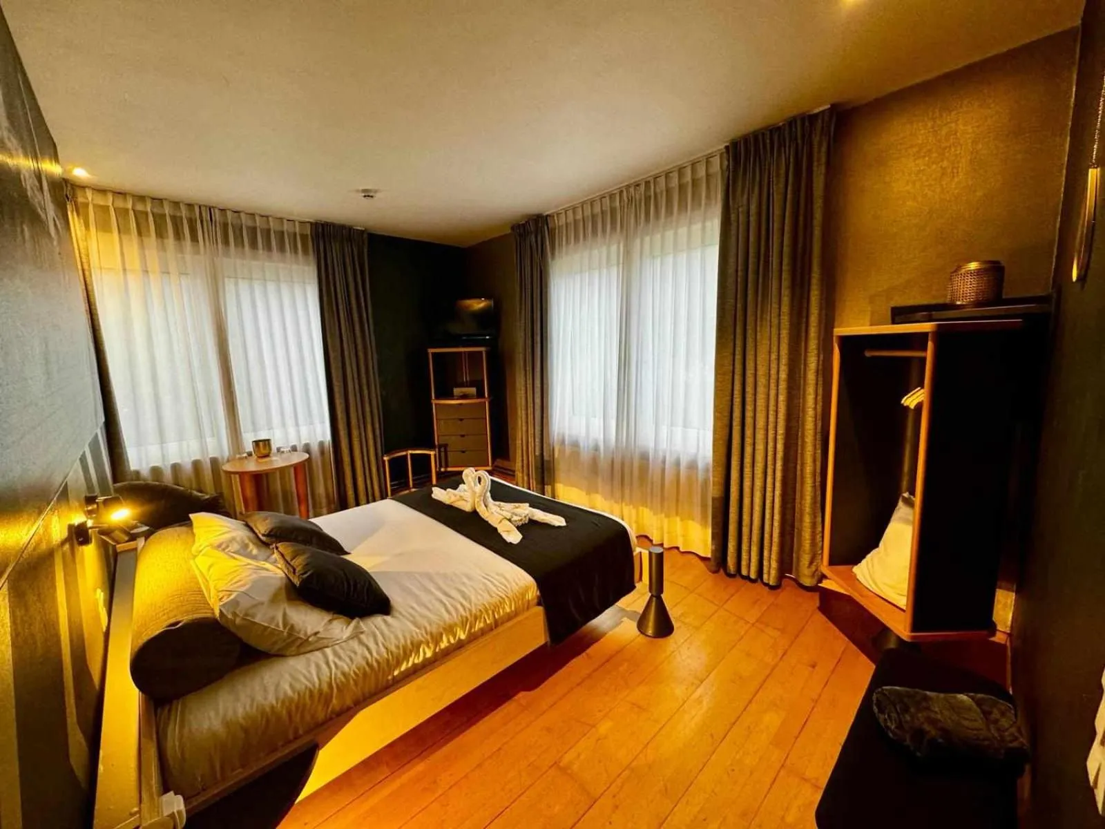 Bed in Hôtel Val de Poix- Logis Hôtel Restaurant