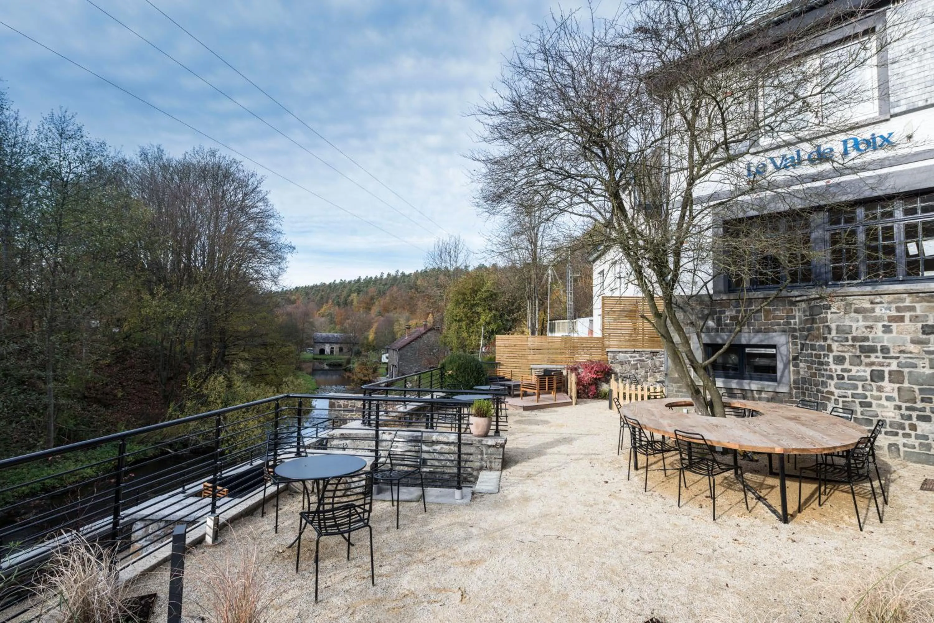 Property building in Hôtel Val de Poix- Logis Hôtel Restaurant