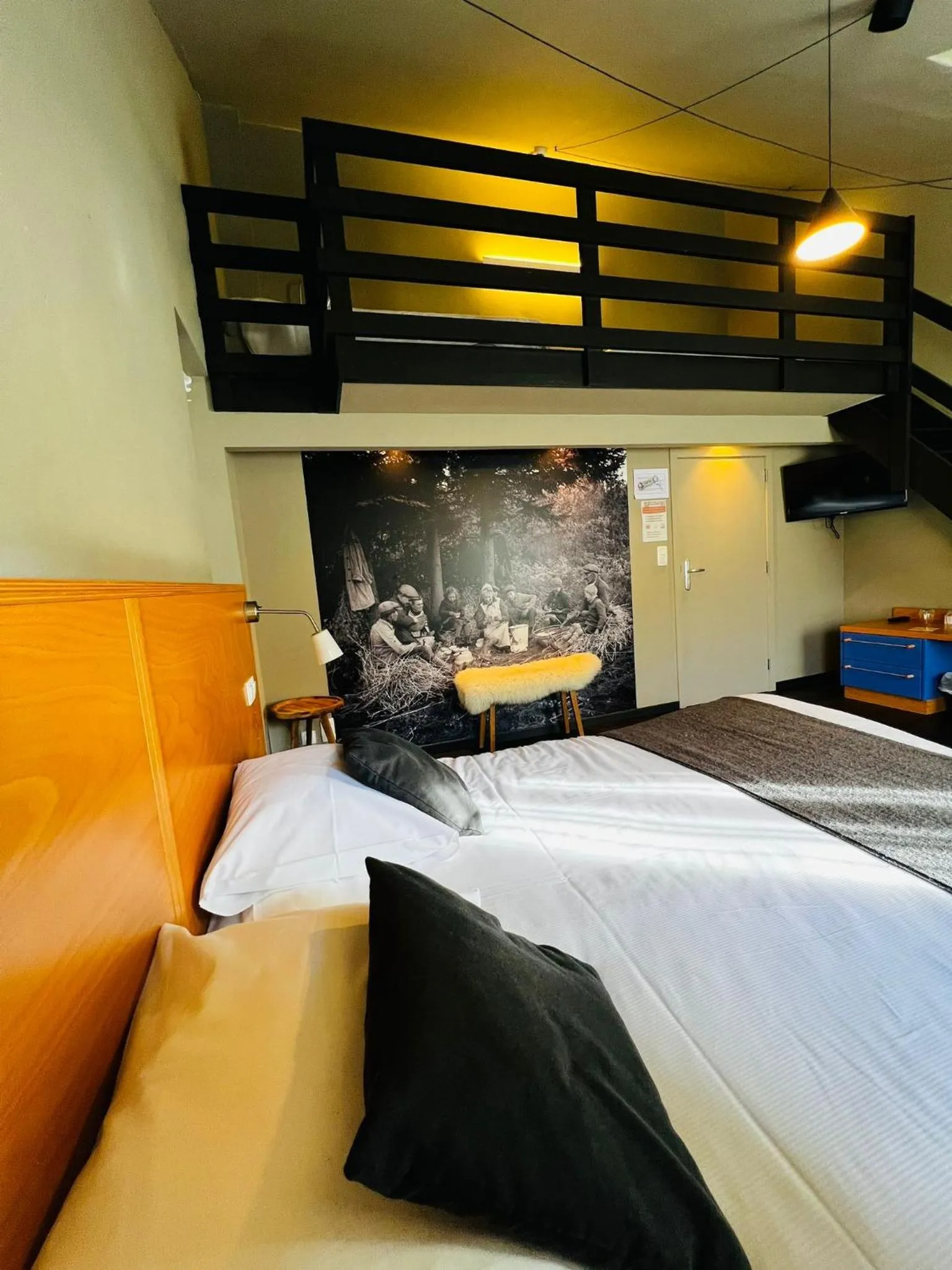 Bed in Hôtel Val de Poix- Logis Hôtel Restaurant