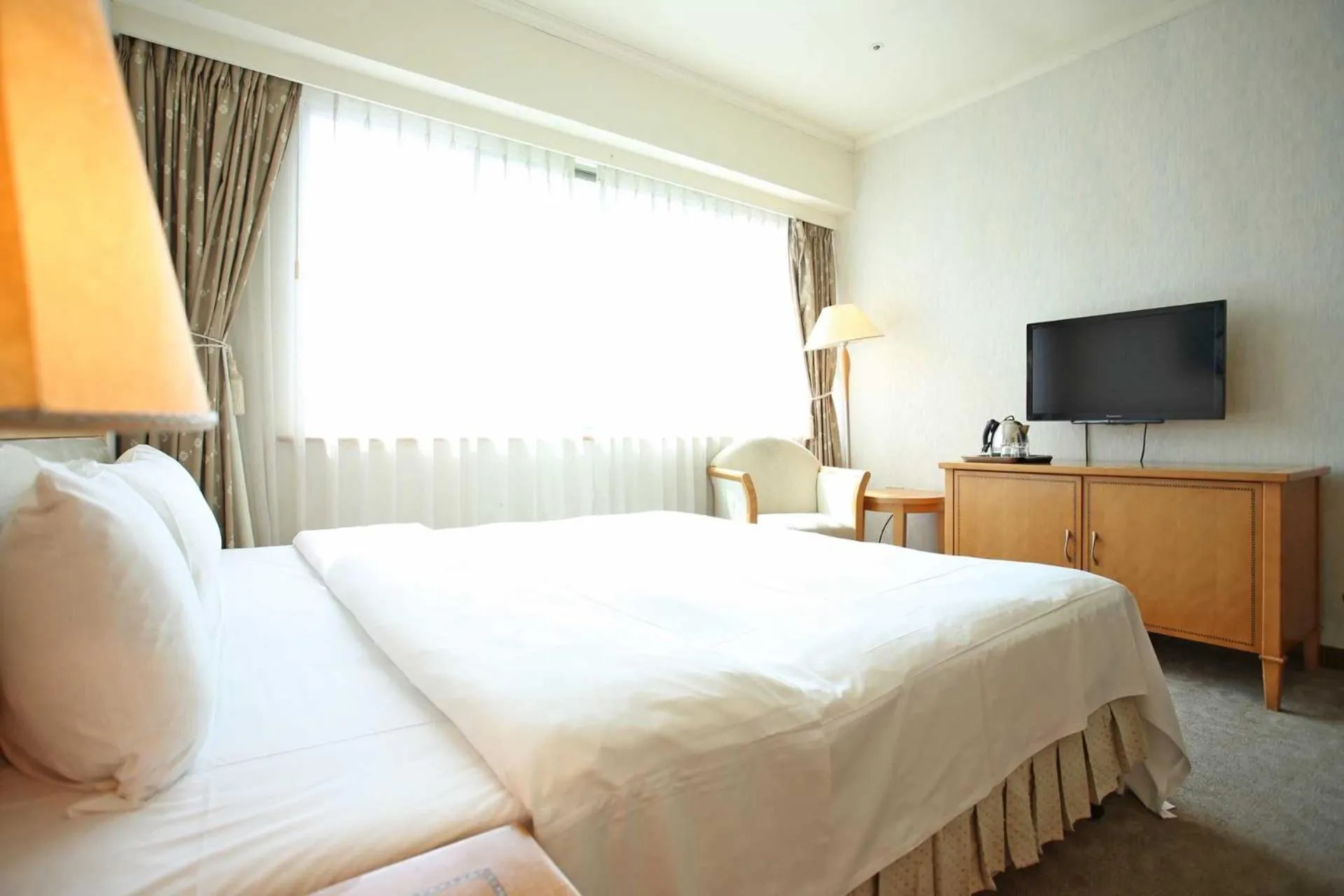 Bed in The Koos Hotel