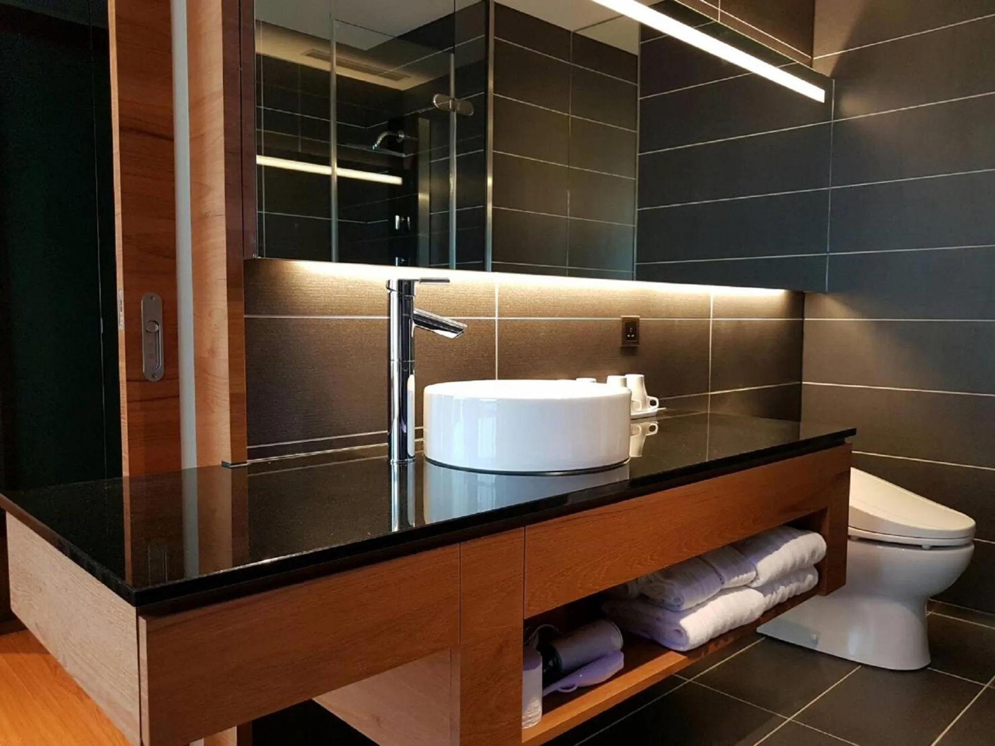 Toilet in Walden Hotel