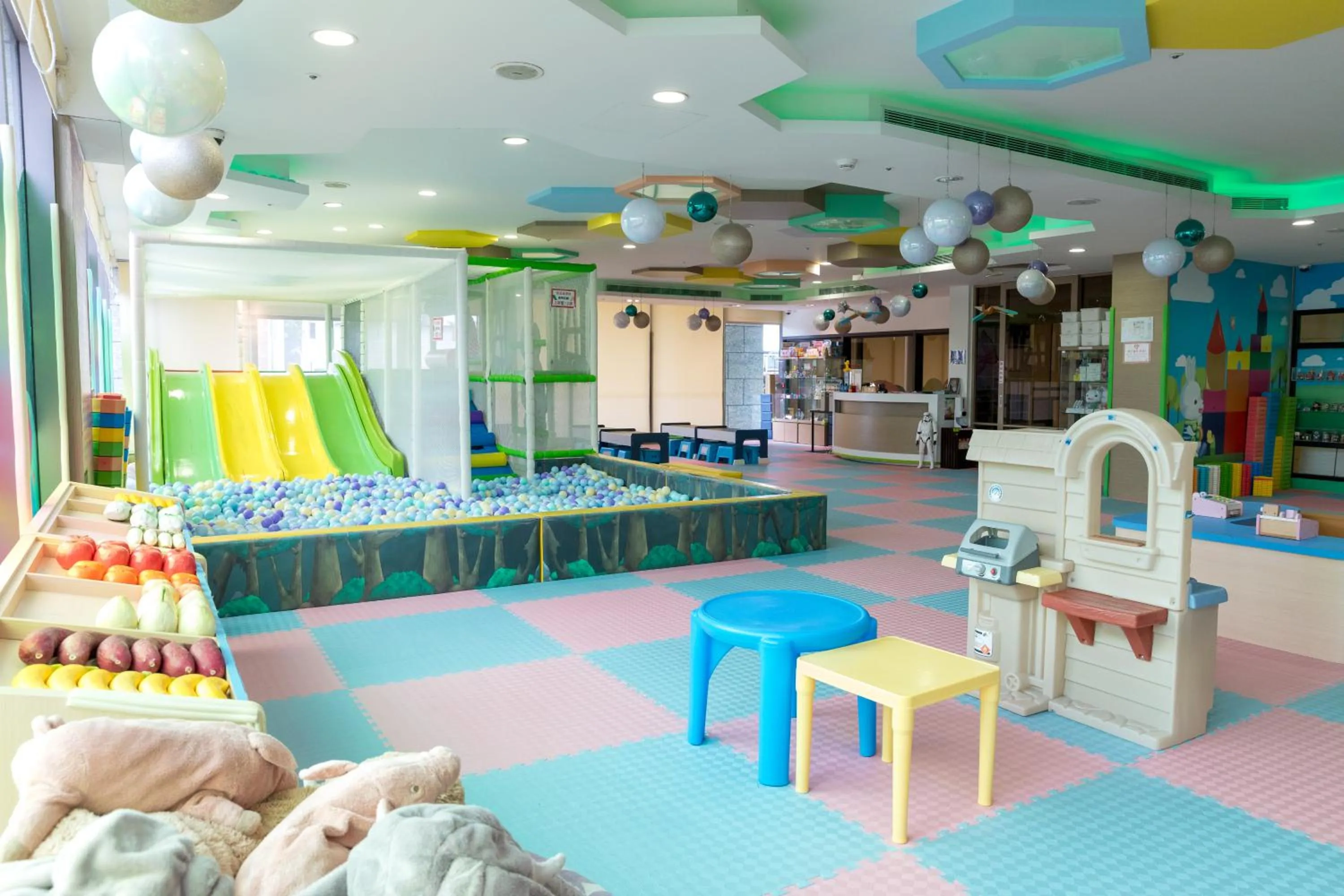 Children play ground in Walden Hotel