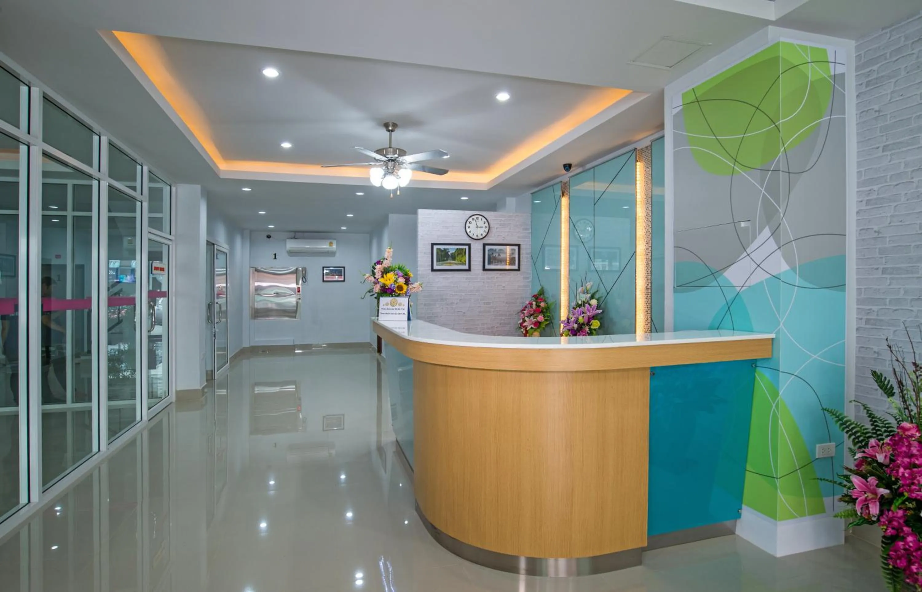 Facade/entrance in Lada Krabi Express