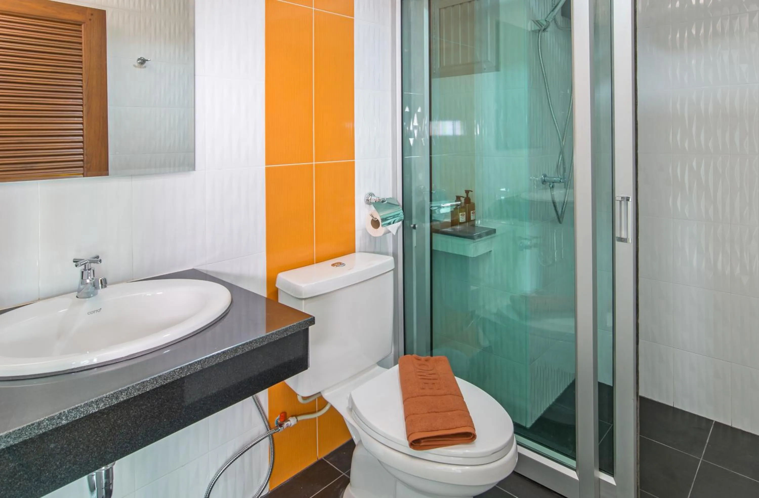 Toilet in Lada Krabi Express