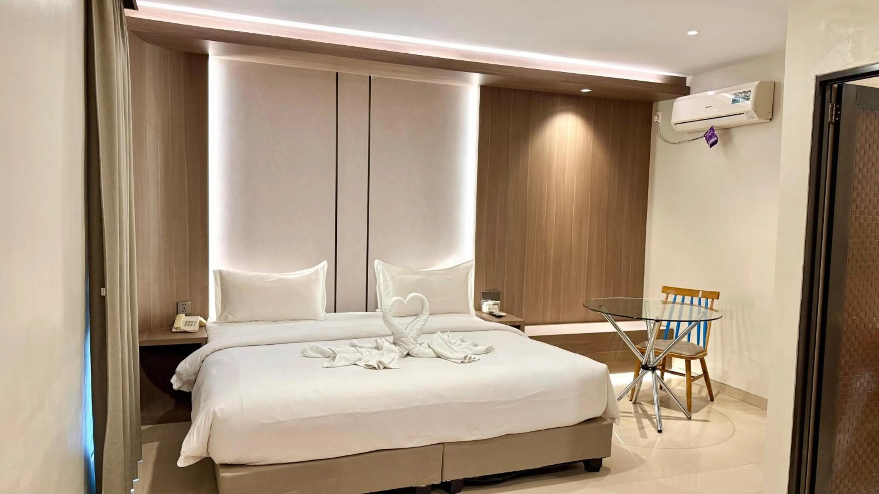 Bedroom, Bed in Barelang Hotel Nagoya Batam