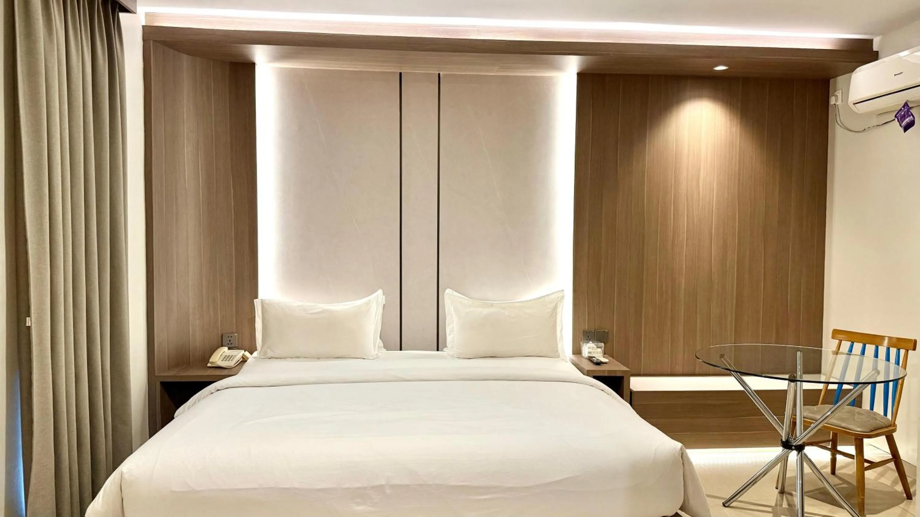 Bedroom, Bed in Barelang Hotel Nagoya Batam