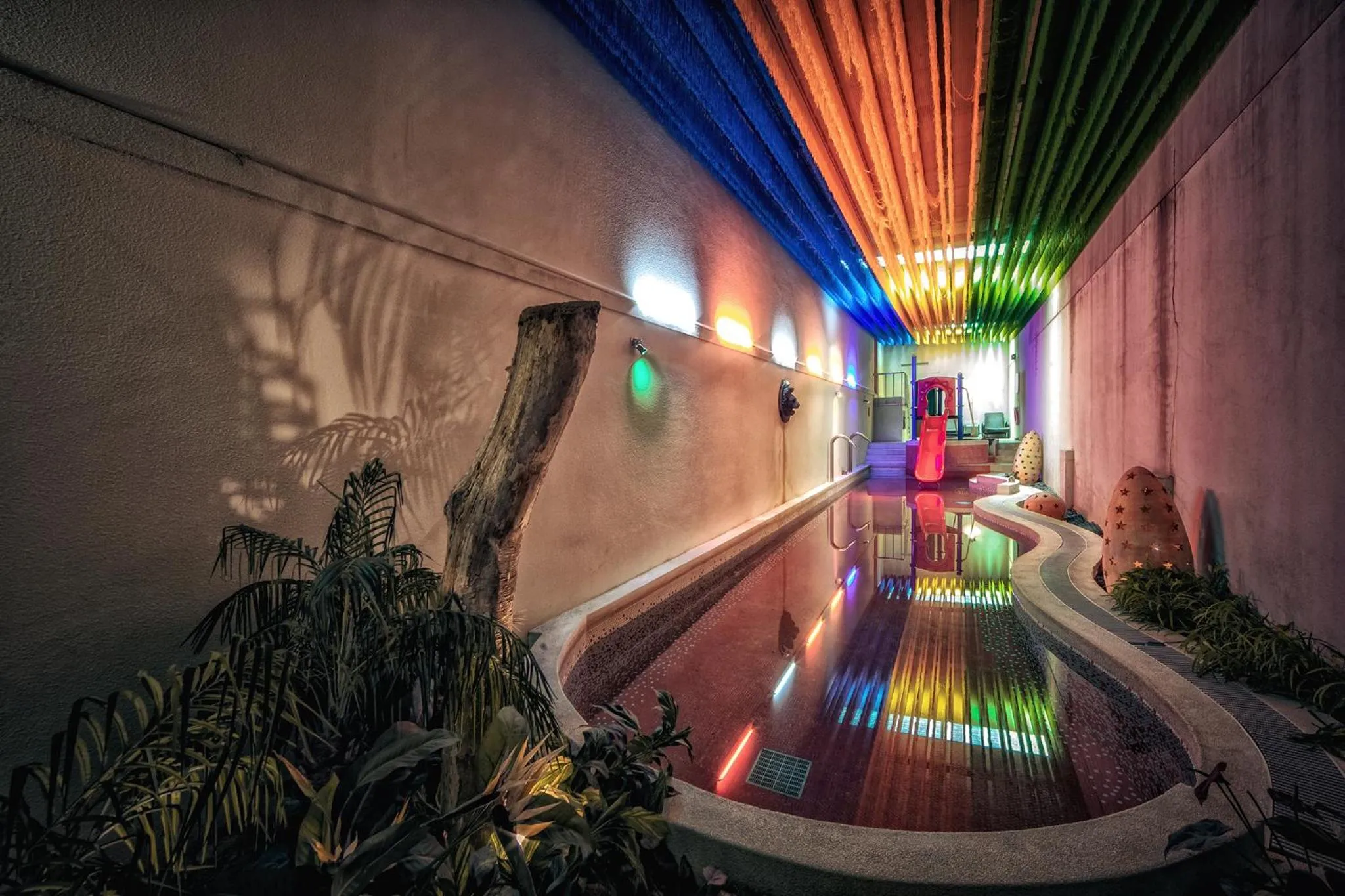 Pool view in Bali Motel - Zhongli