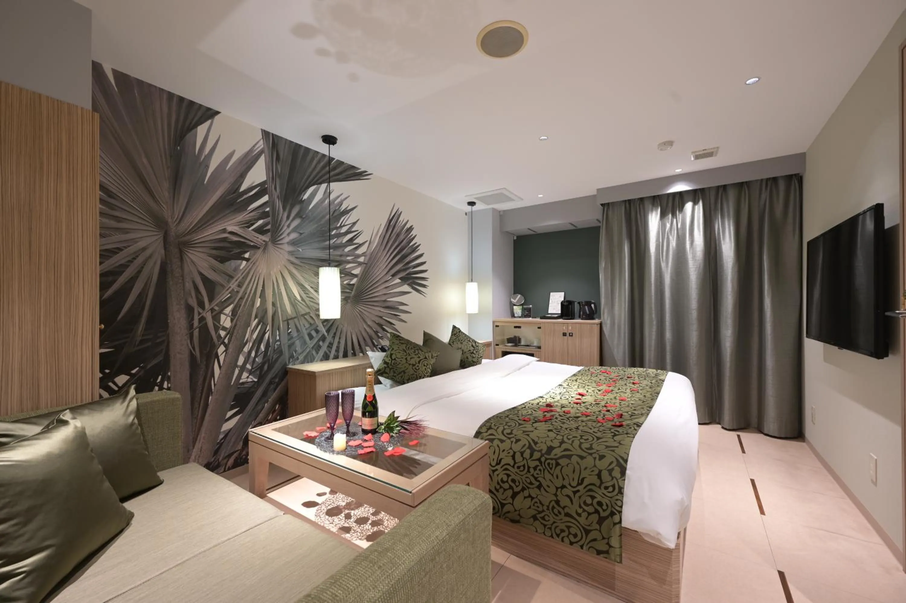 Photo of the whole room, Bed in BAMBOO GARDEN Shinyokohama only Adult