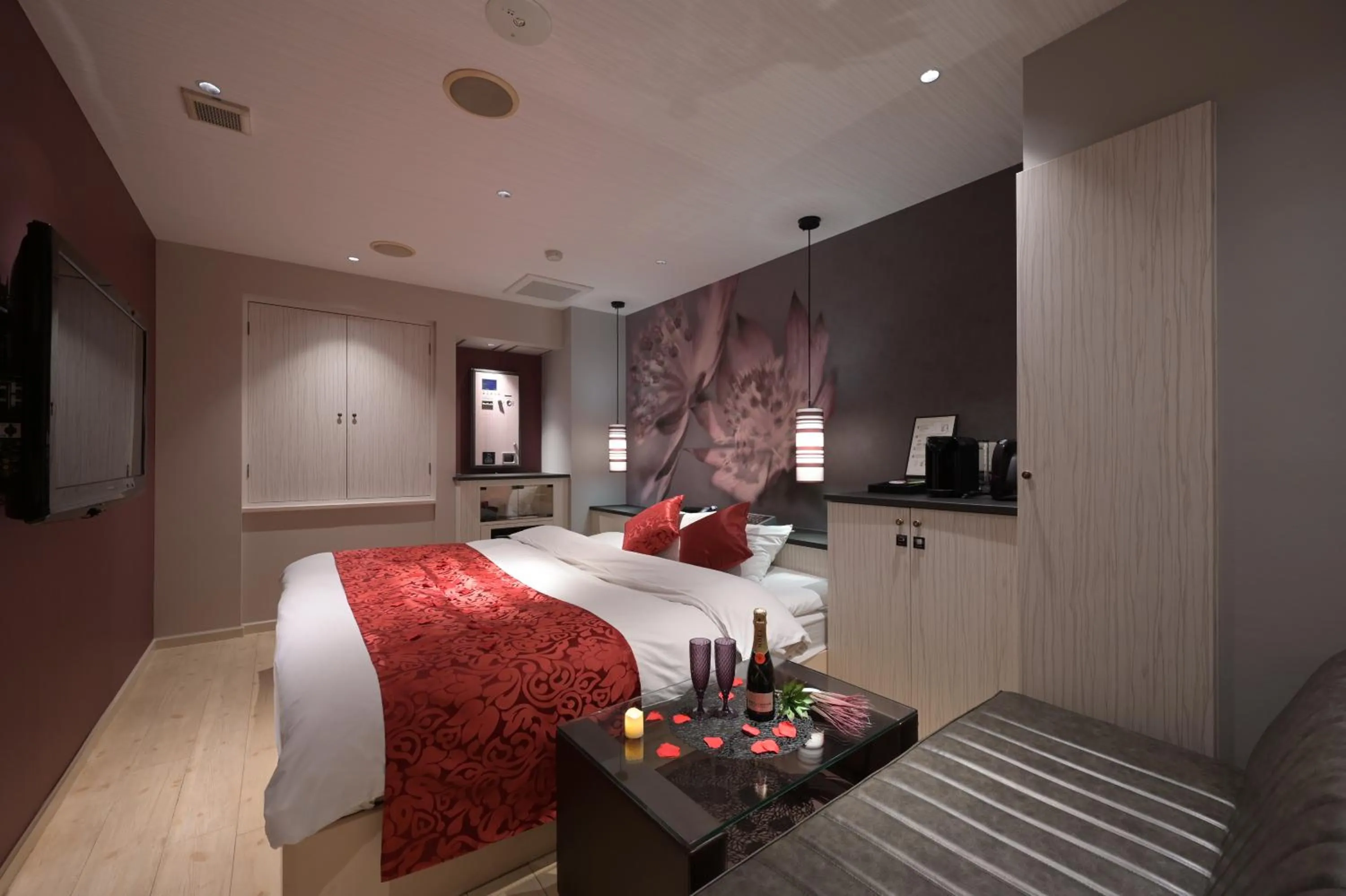 Photo of the whole room, Bed in BAMBOO GARDEN Shinyokohama only Adult