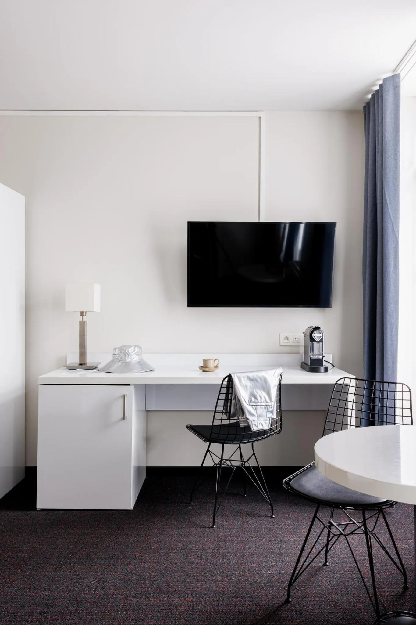 TV and multimedia in Hotel Saint Sauveur by WP Hotels