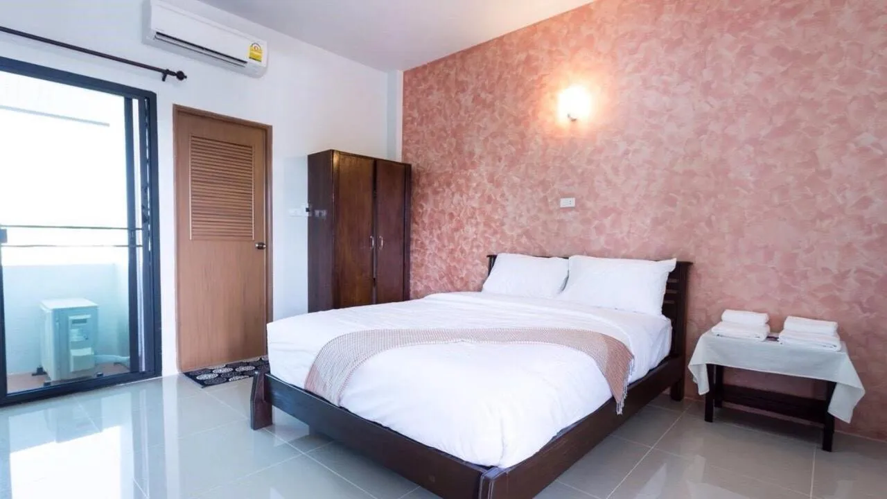 Bedroom, Bed in Benya Hotel โรงแรมเบญญา