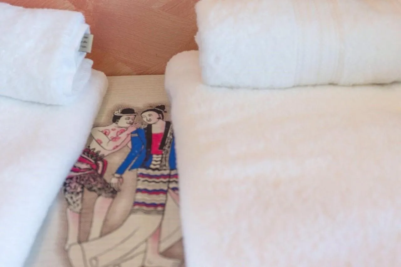 Decorative detail, Bed in Benya Hotel โรงแรมเบญญา