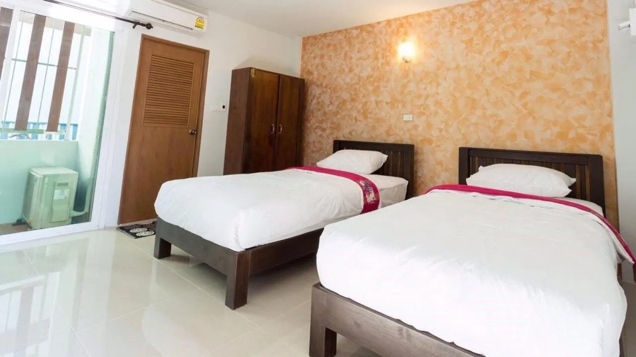 Bedroom, Bed in Benya Hotel โรงแรมเบญญา