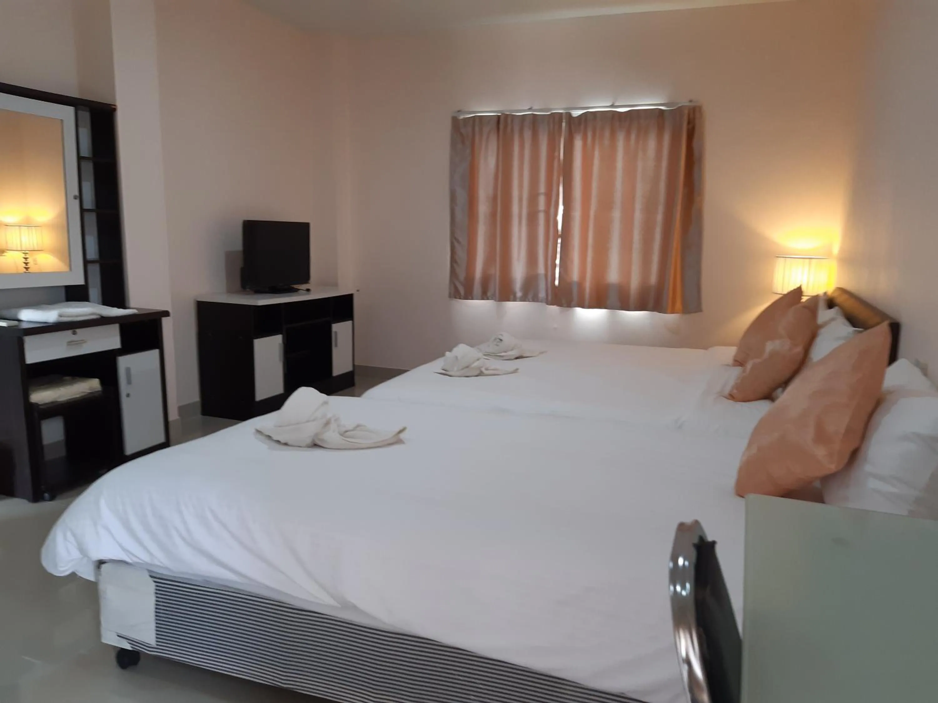 Bedroom, Bed in Connect Apartment