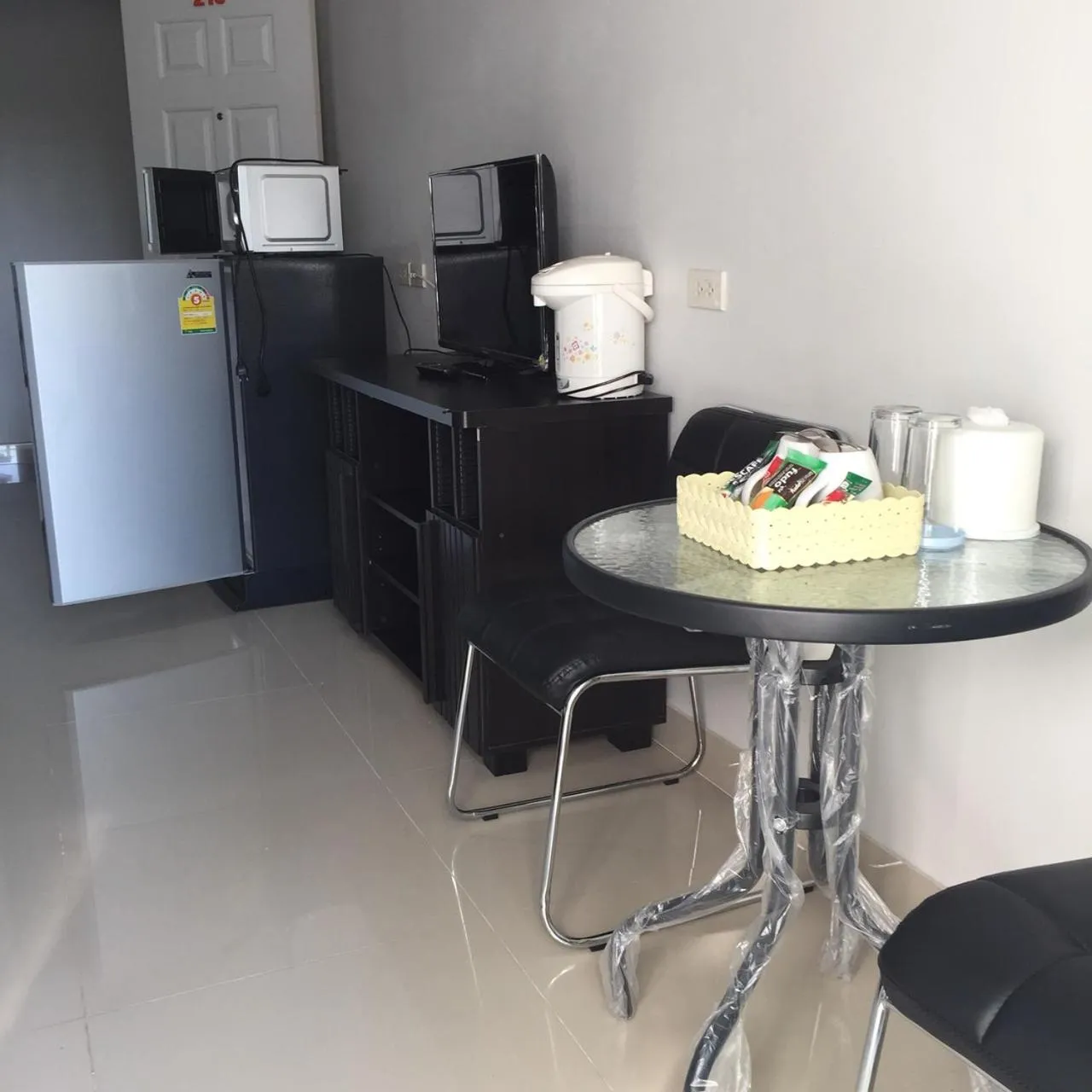 Coffee/tea facilities in Connect Apartment