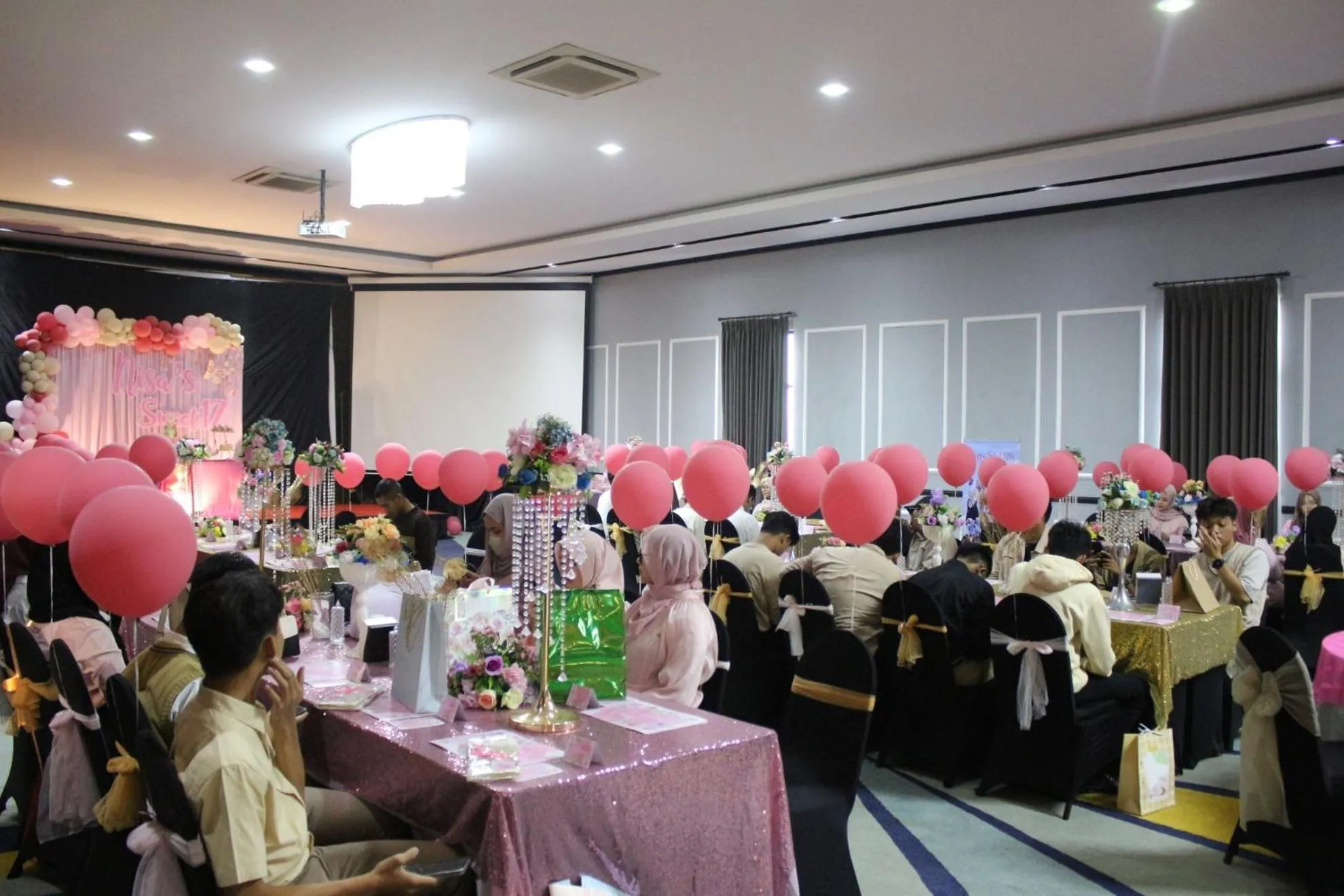 Meeting/conference room in Forbis Hotel