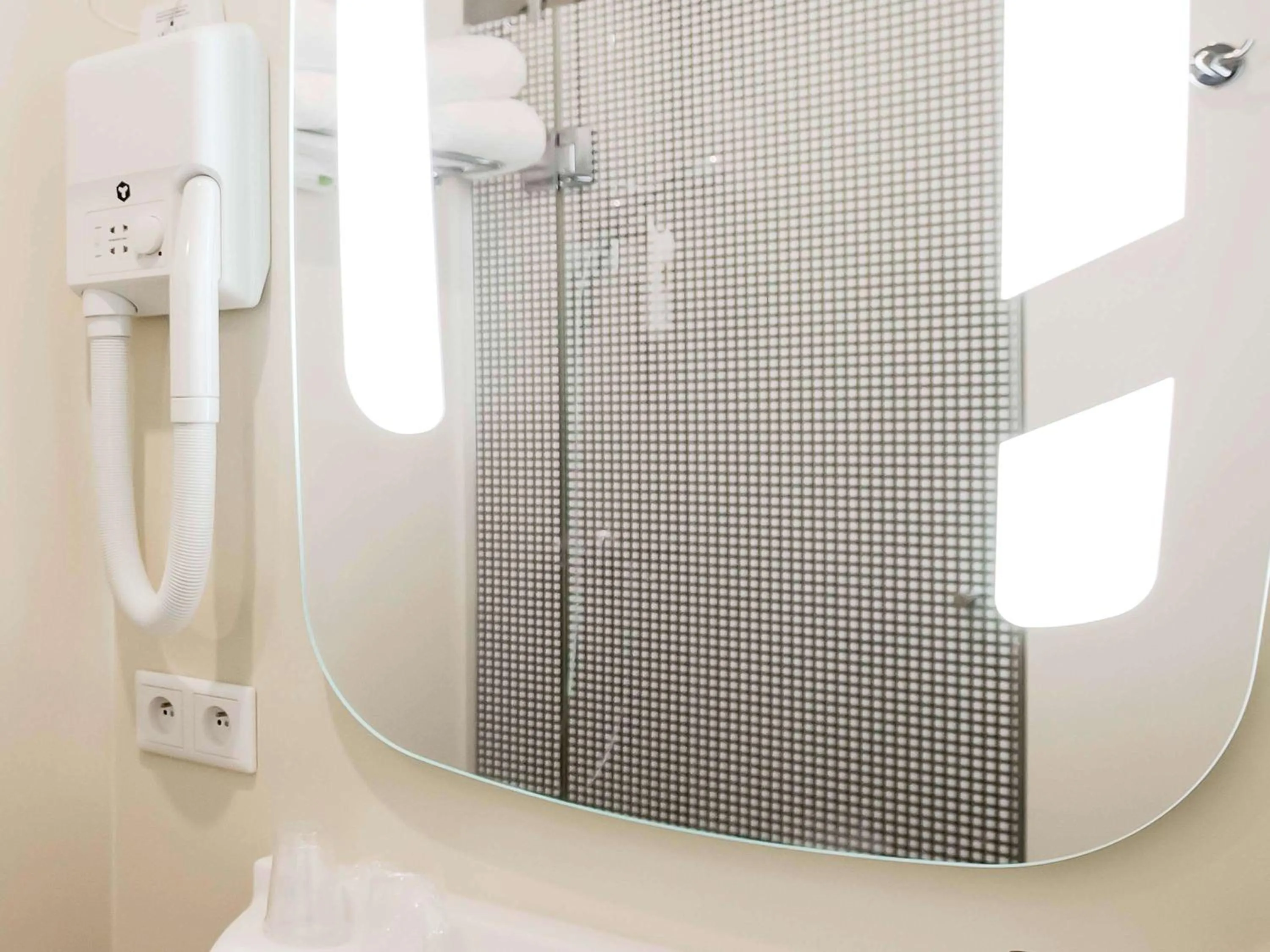 Photo of the whole room in Ibis Wavre Brussels East