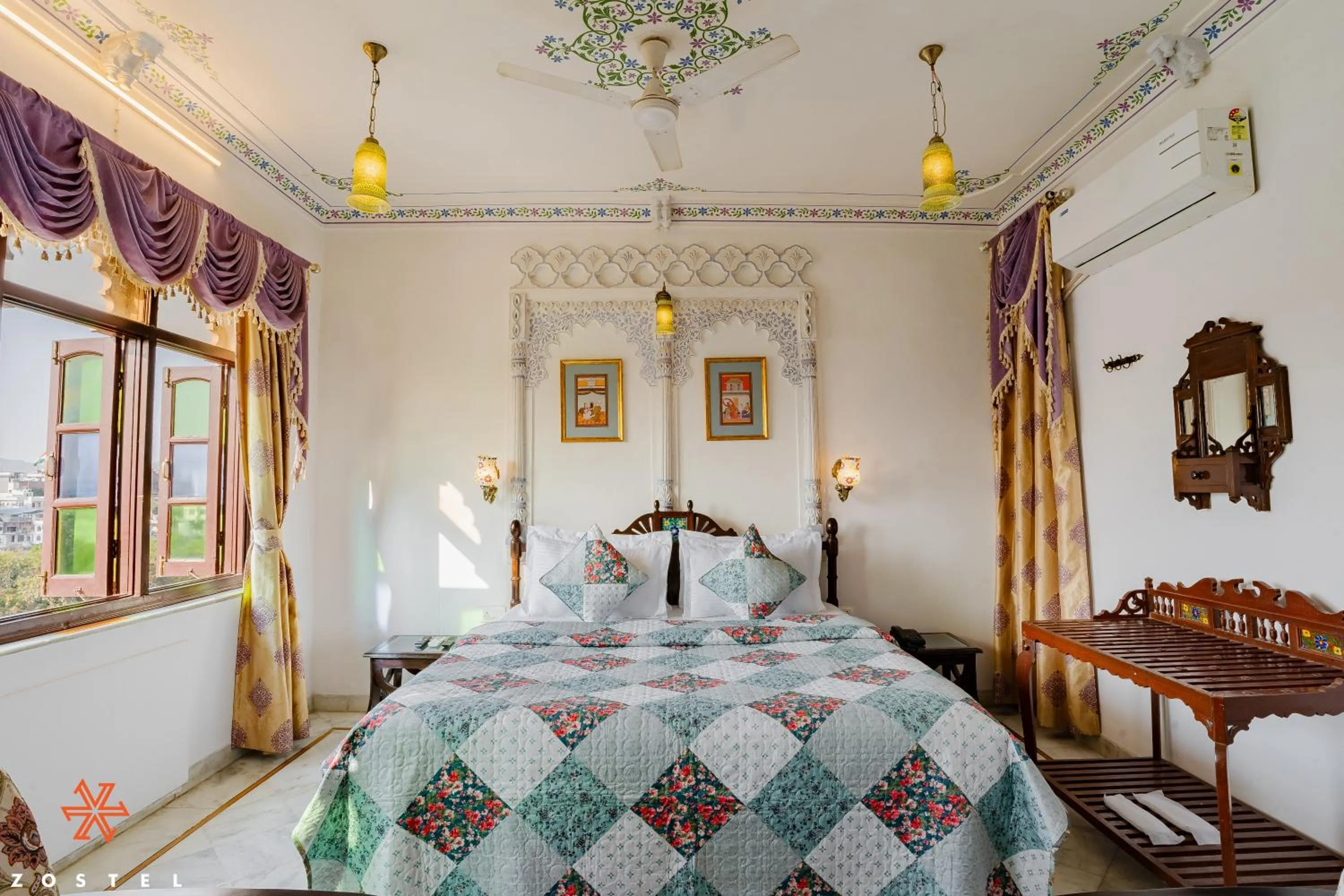 Bed in Zostel Udaipur