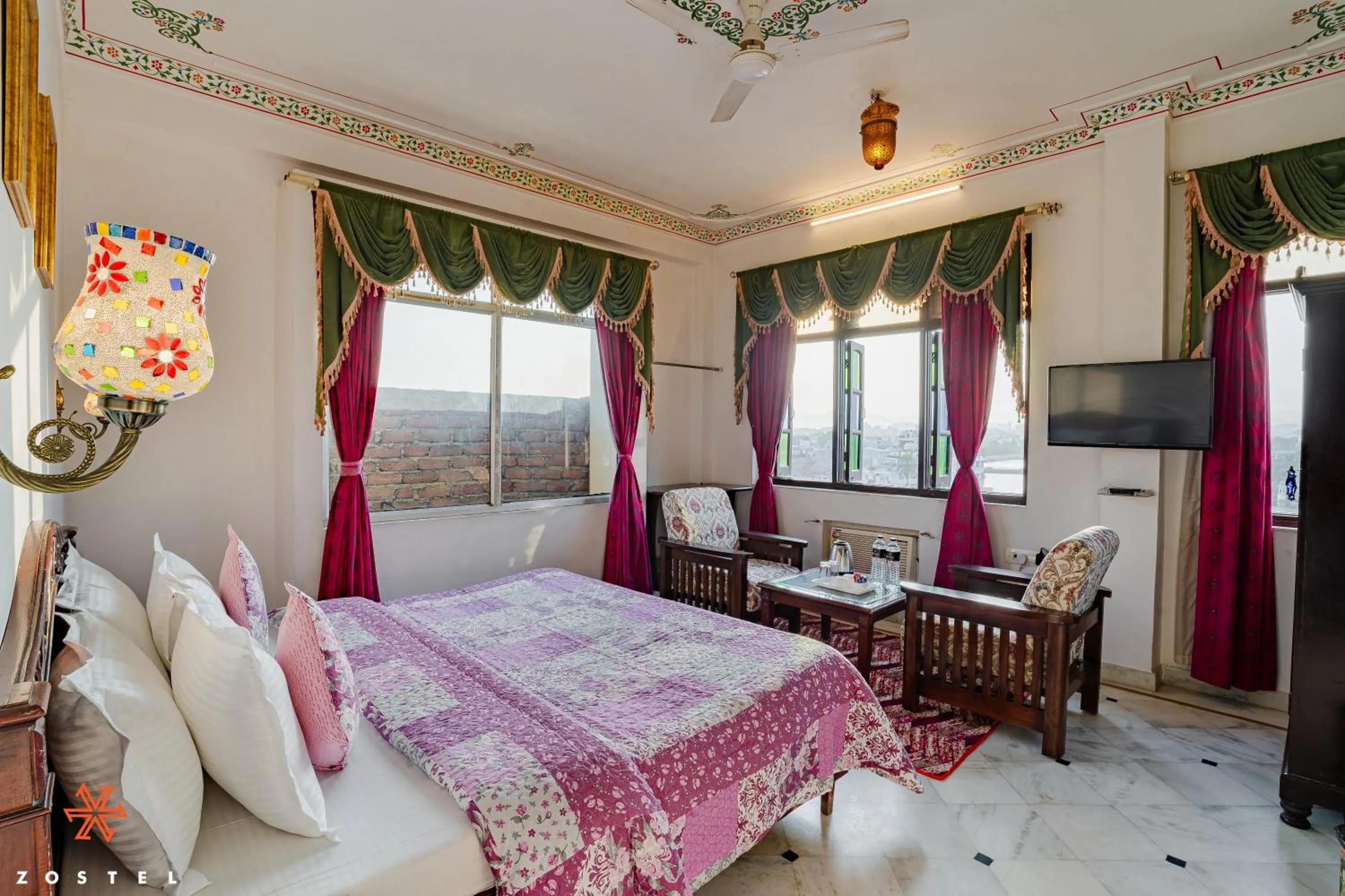 Bed in Zostel Udaipur