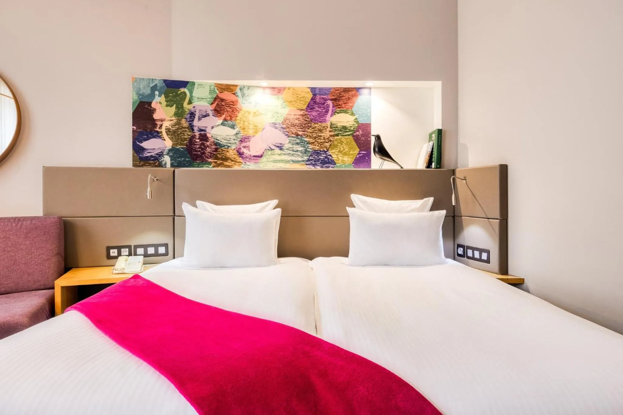 Photo of the whole room, Bed in Crowne Plaza Hotel Brugge by IHG