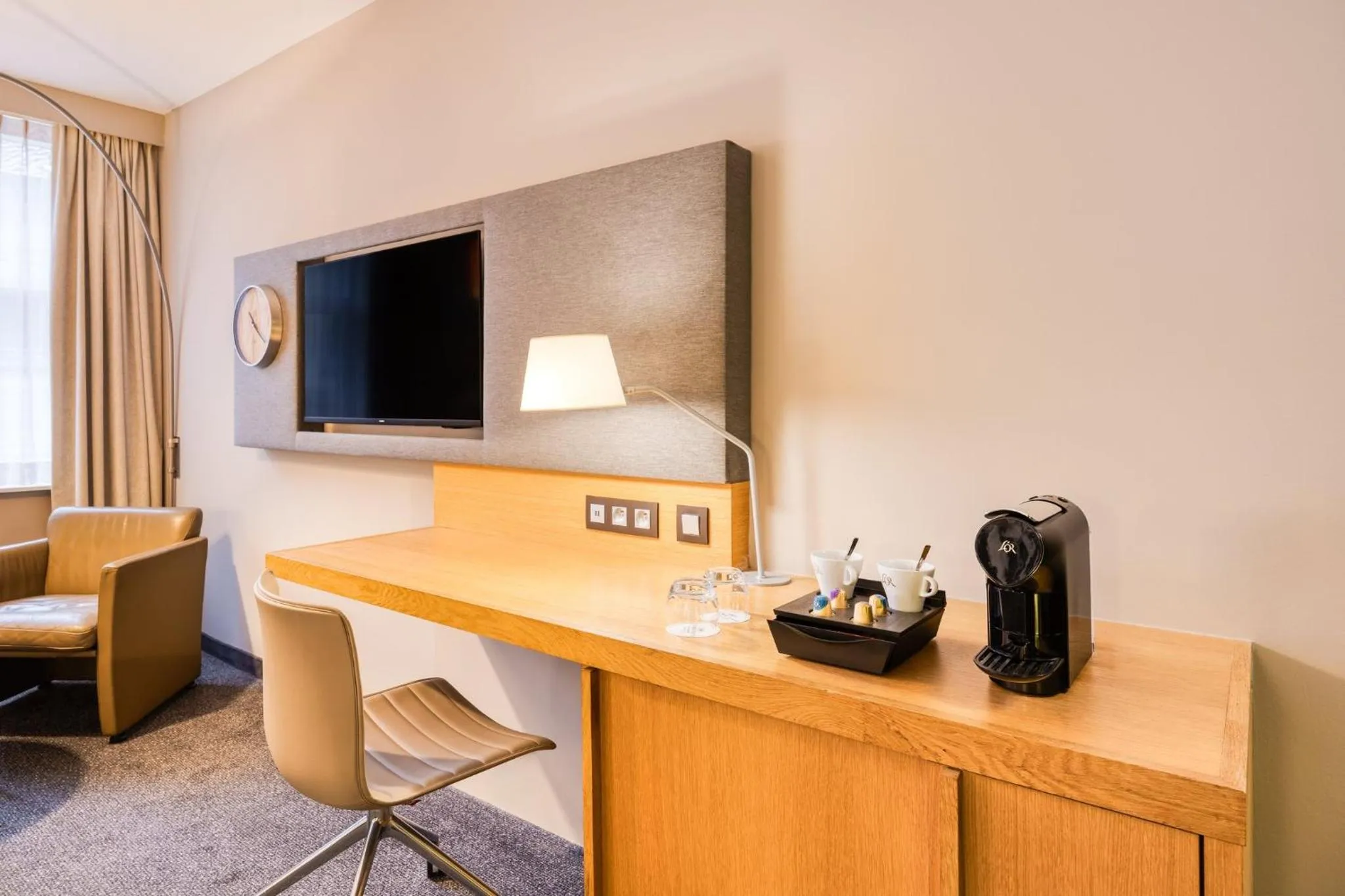 Photo of the whole room in Crowne Plaza Hotel Brugge by IHG