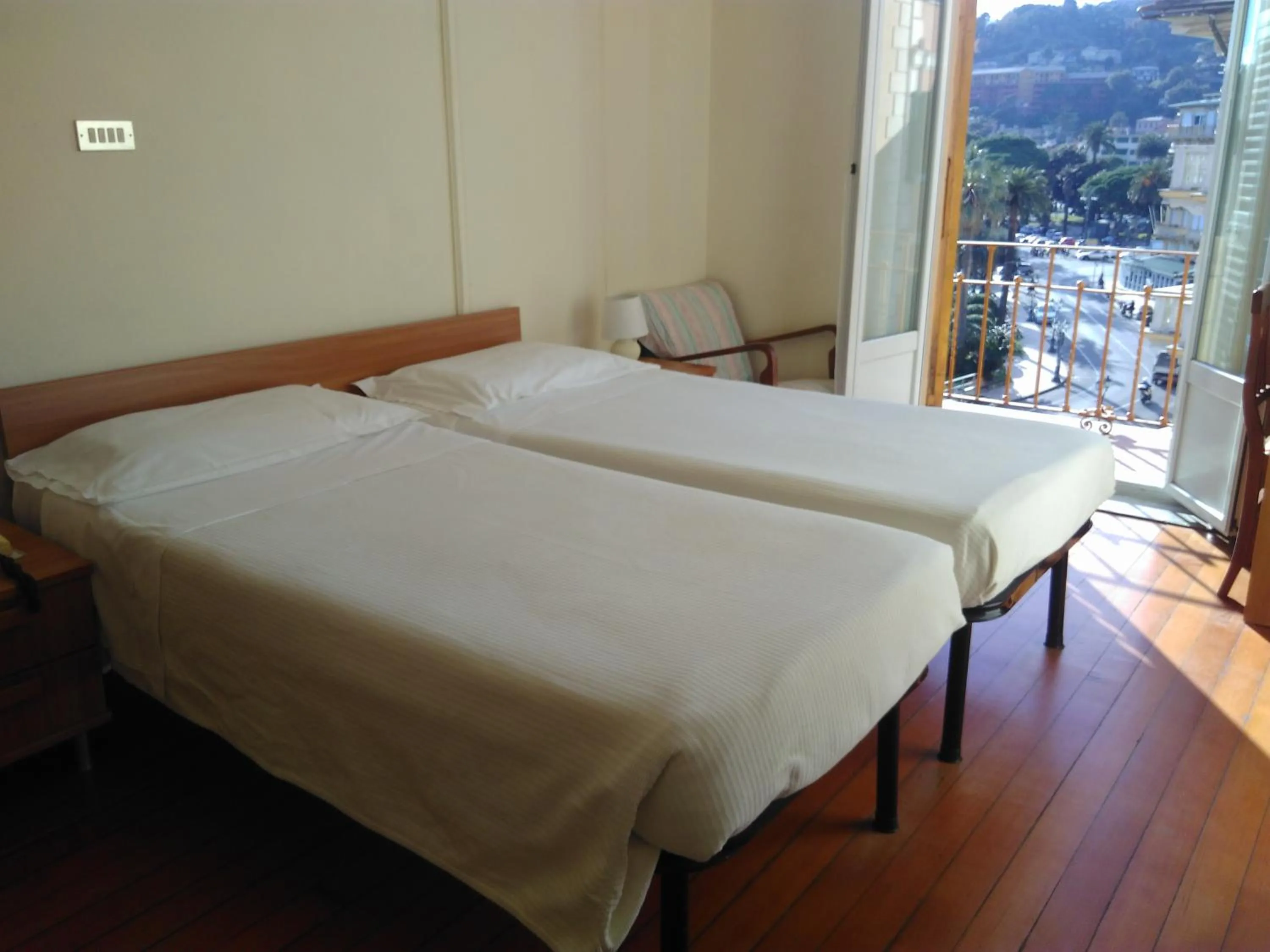 Photo of the whole room, Bed in Albergo Bandoni