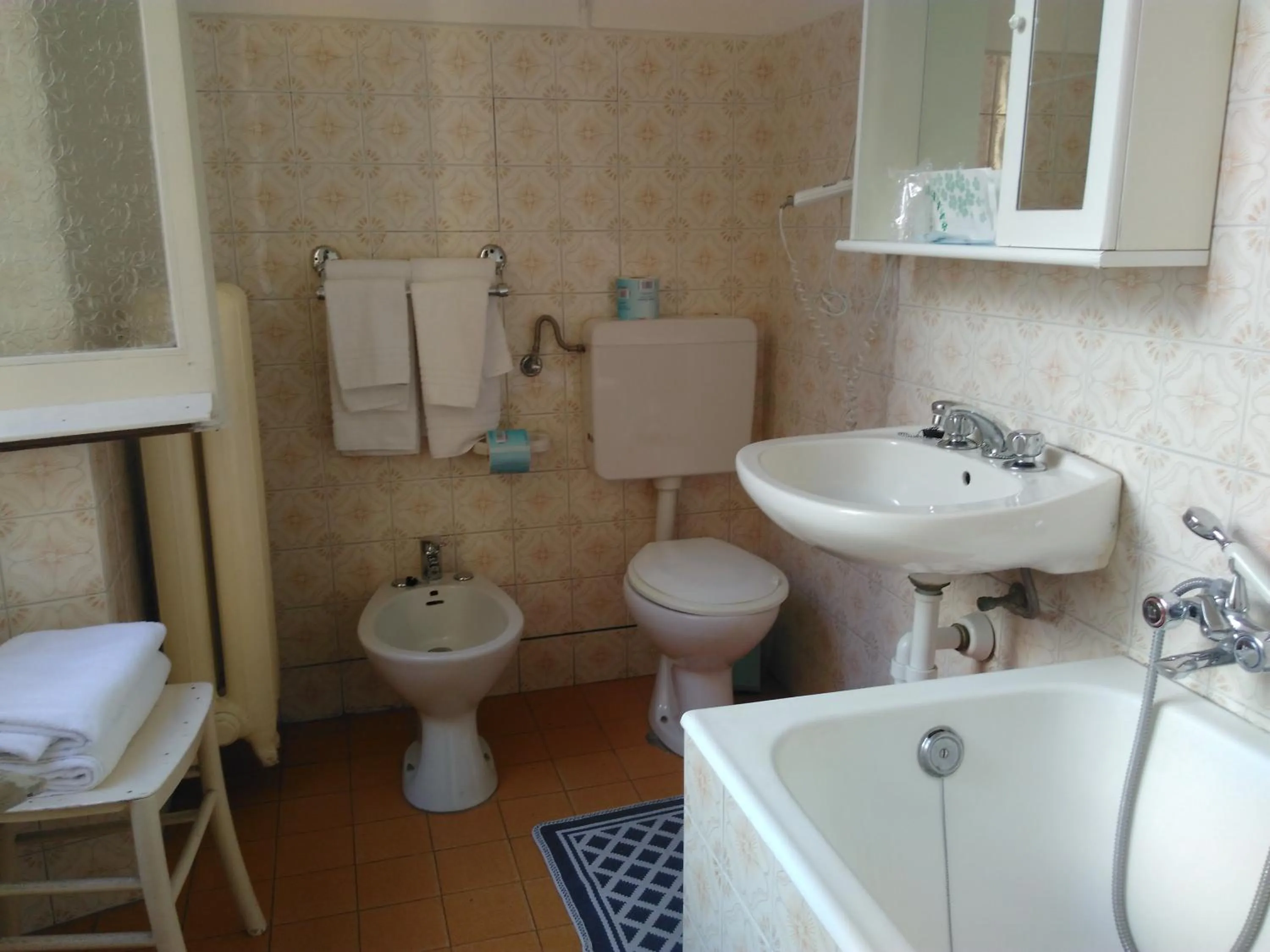 Bathroom in Albergo Bandoni