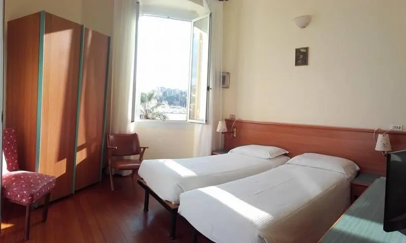 Photo of the whole room, Bed in Albergo Bandoni