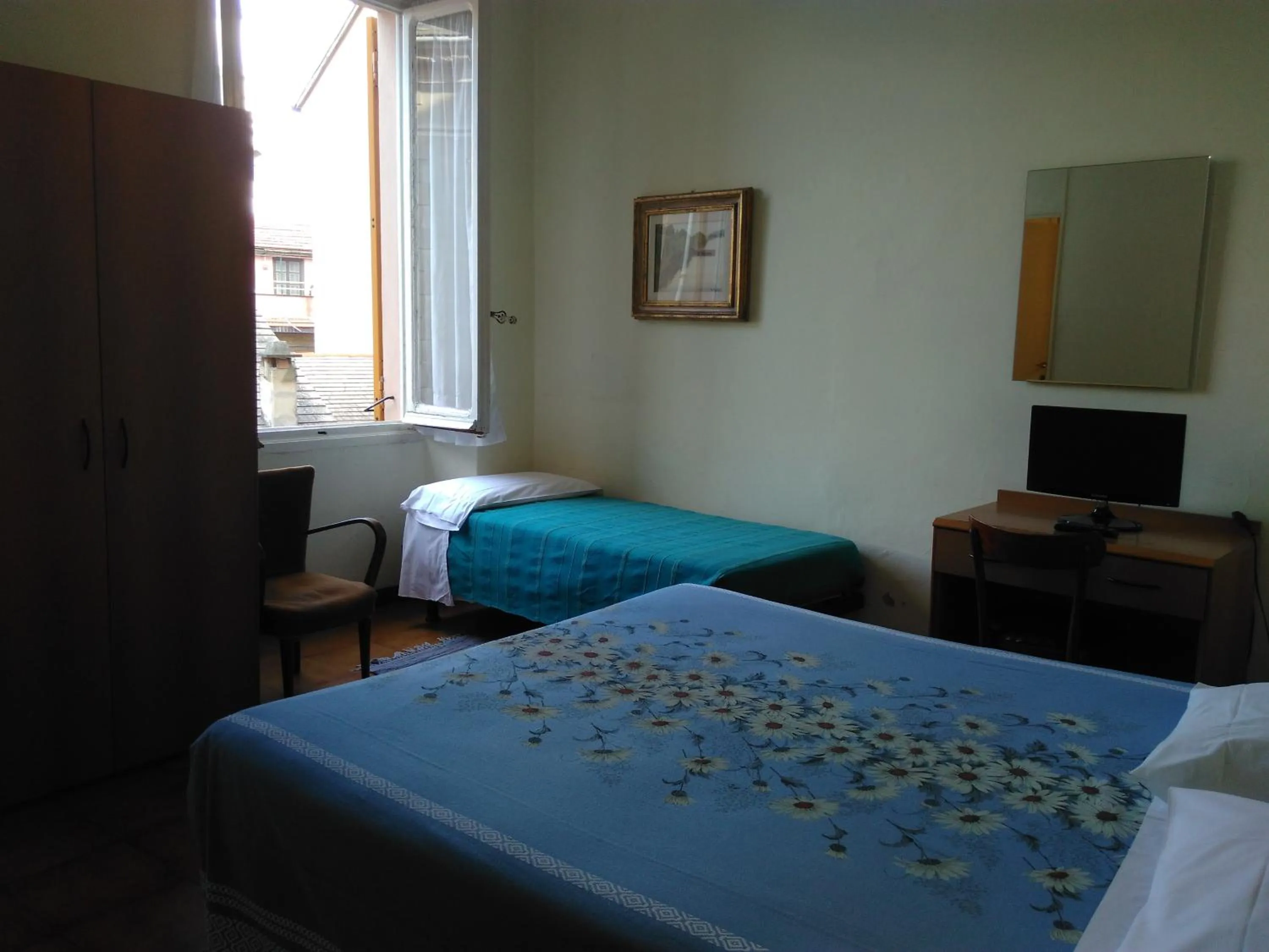 Photo of the whole room, Bed in Albergo Bandoni