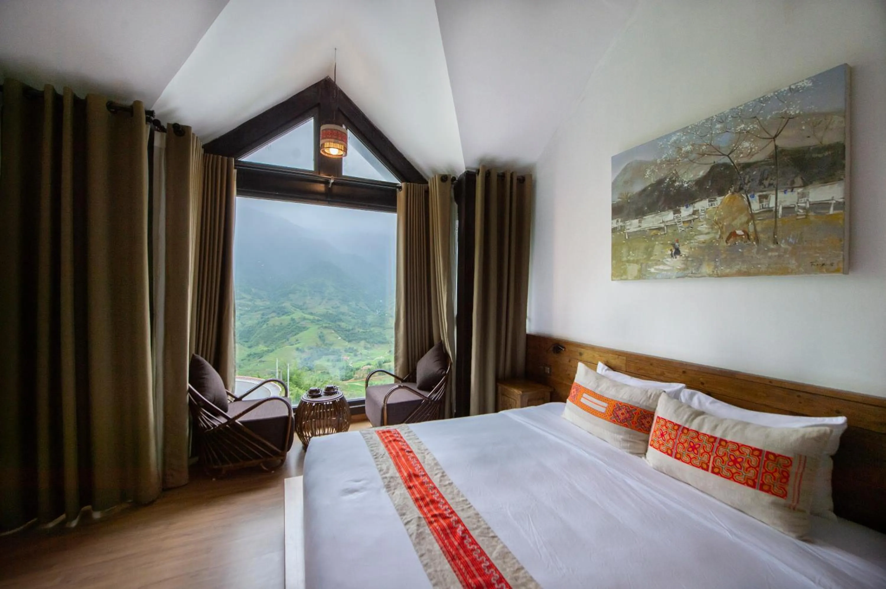 Bed in Sapa Jade Hill Resort & Spa