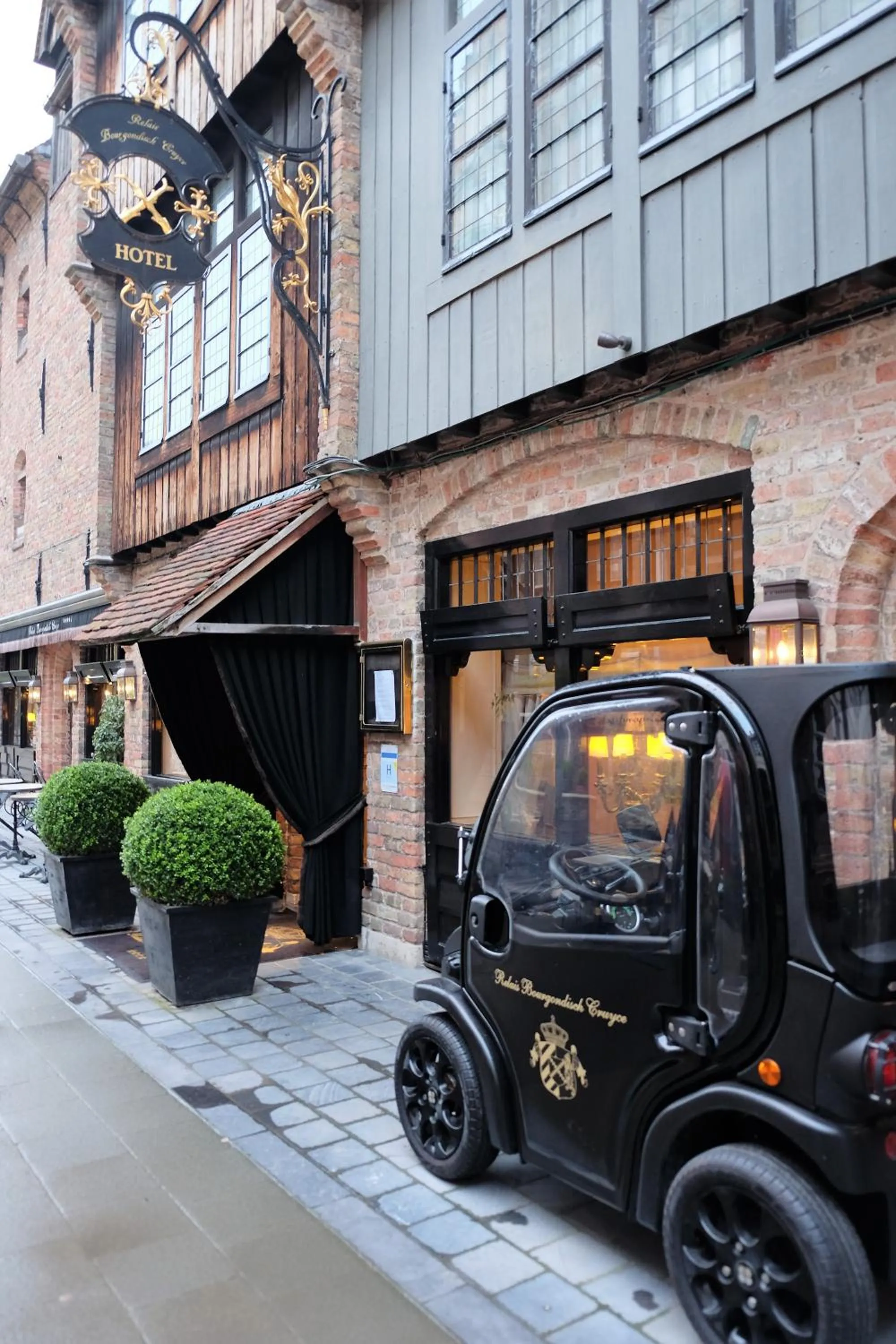 Property logo or sign in Relais Bourgondisch Cruyce, A Luxe Worldwide Hotel