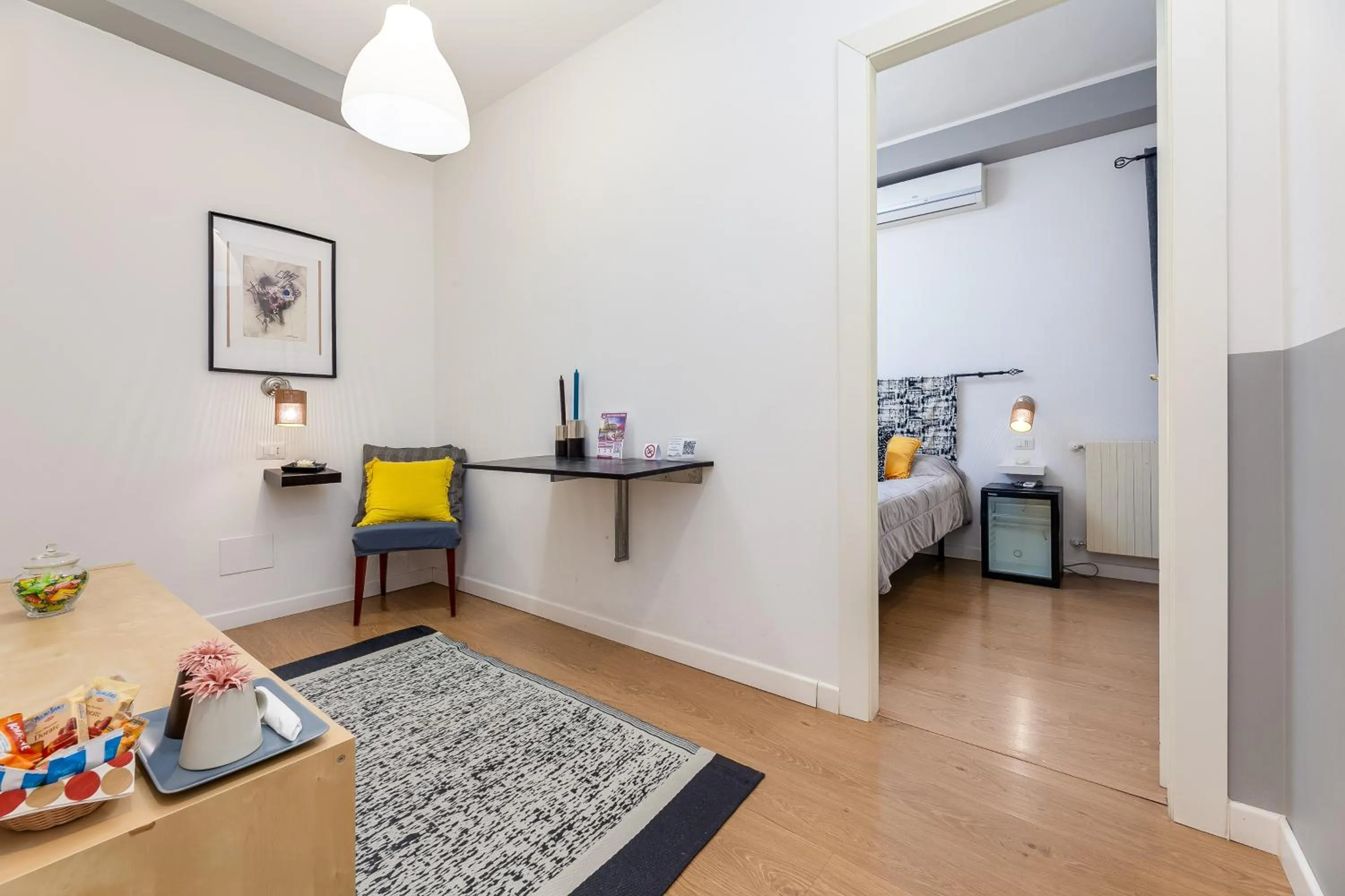 Photo of the whole room, Bed in Julius Caesar Home